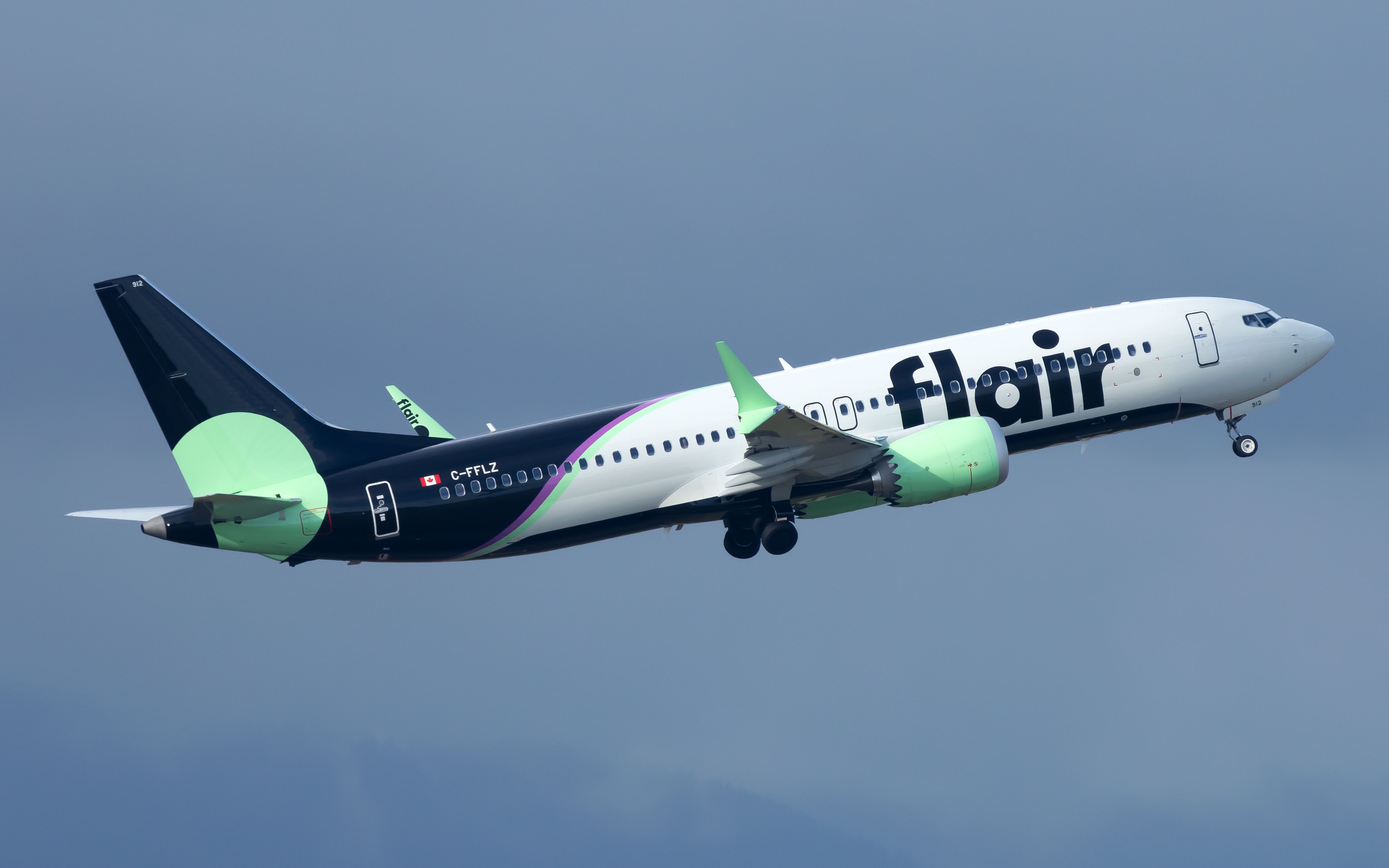 Flair Airlines Boeing 737 Inflight