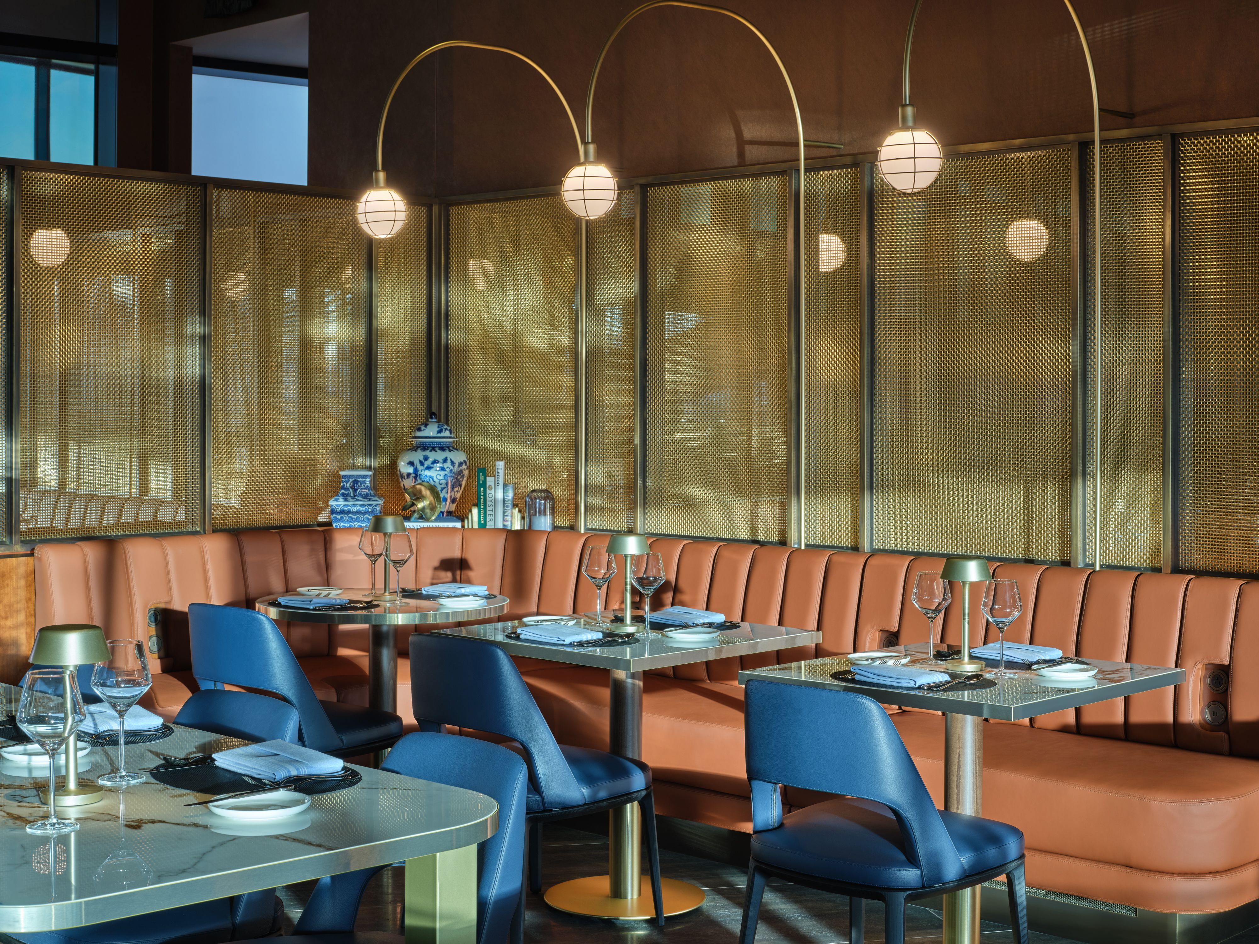 deltaonebos_diningdetail1_11921-1