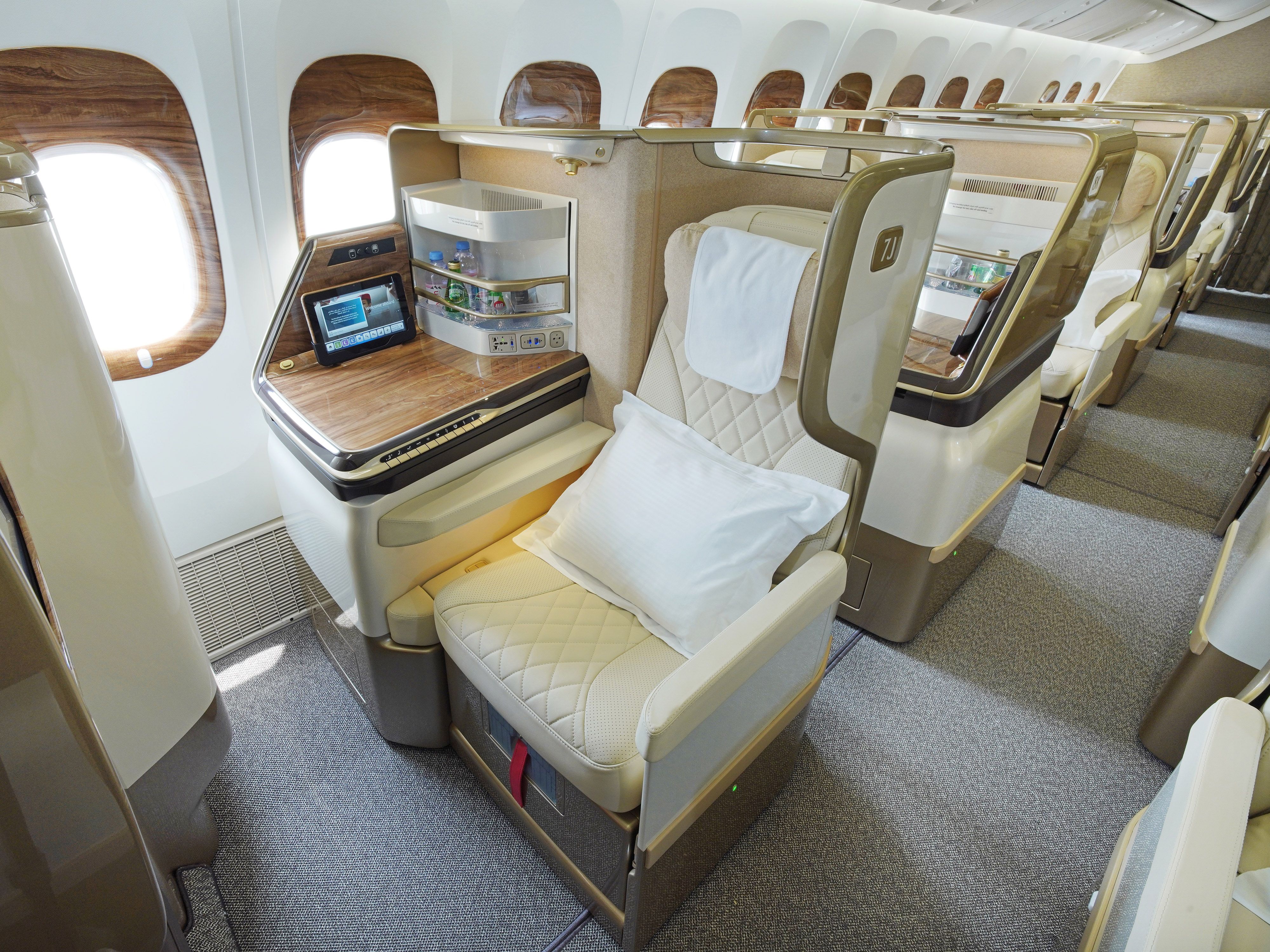 航空機・ヘリコプター Emirates Boeing 777-300ER The Emirates Boeing 777 fleet | Our fleet | The Emirates