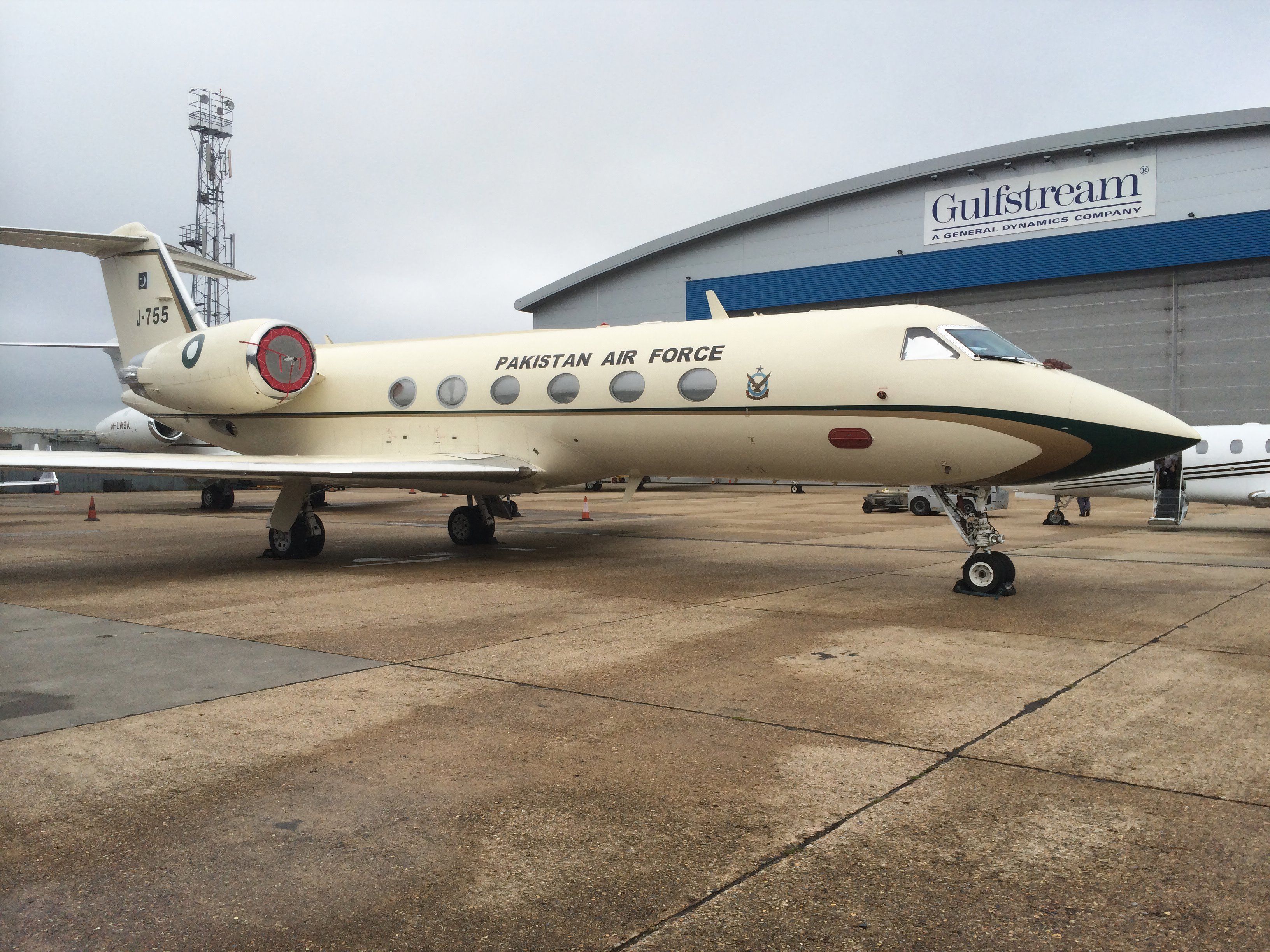 J-755_Gulfstream_G.IVSP_Pakistan_Air_Force_(13672310483)-1