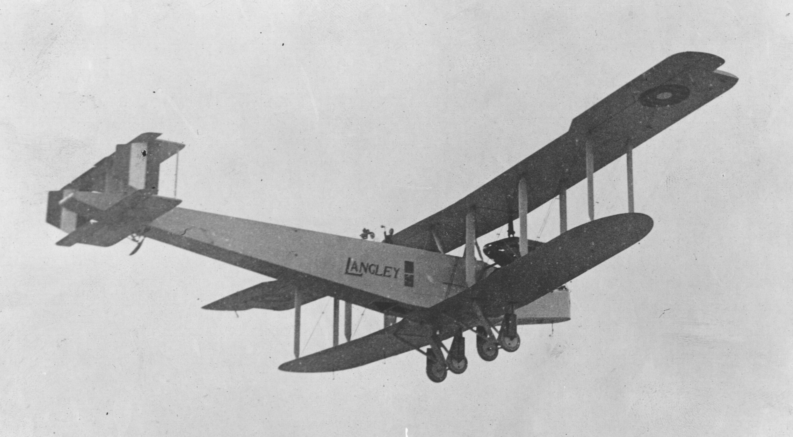 Langley_1st_Handley_Page_bomber_built_in_US,_by_Standard_Aircraft_-_NARA_-_17339062