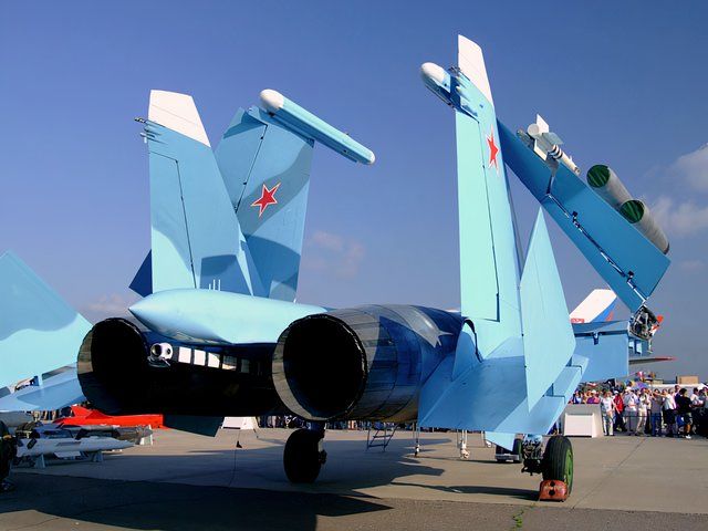 MAKS-2007-Su-33-1