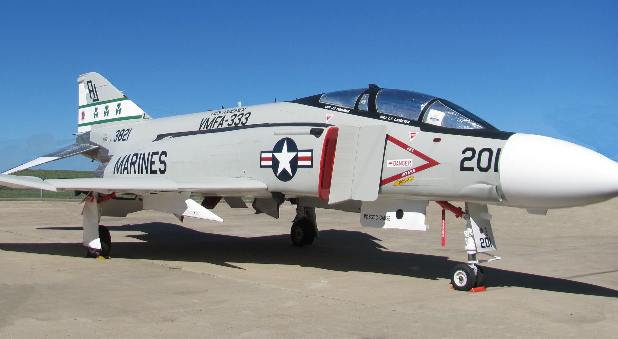 McDonnell-Douglas_F-4_from_VMFA-333