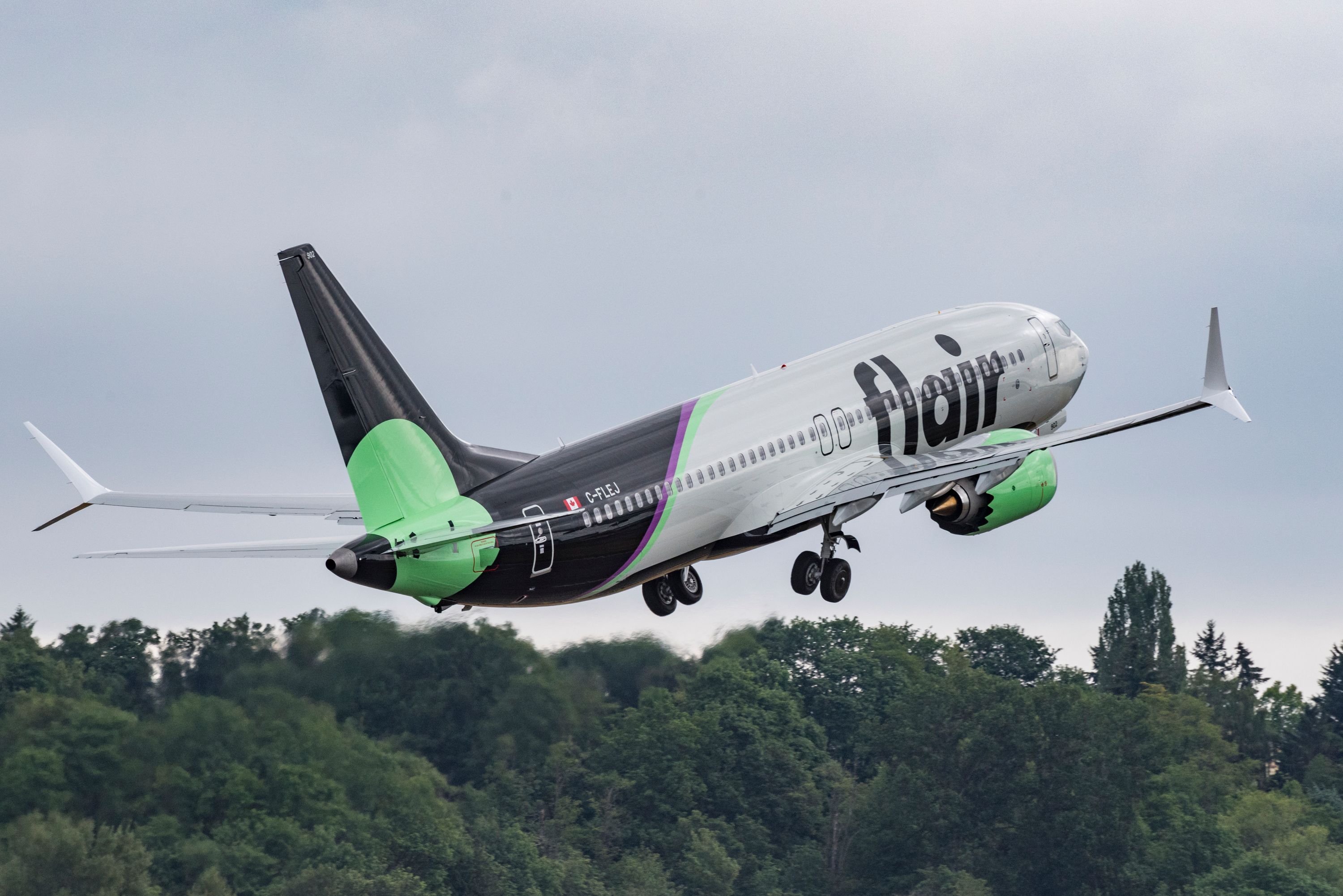 Flair Airlines Boeing 737 Inflight