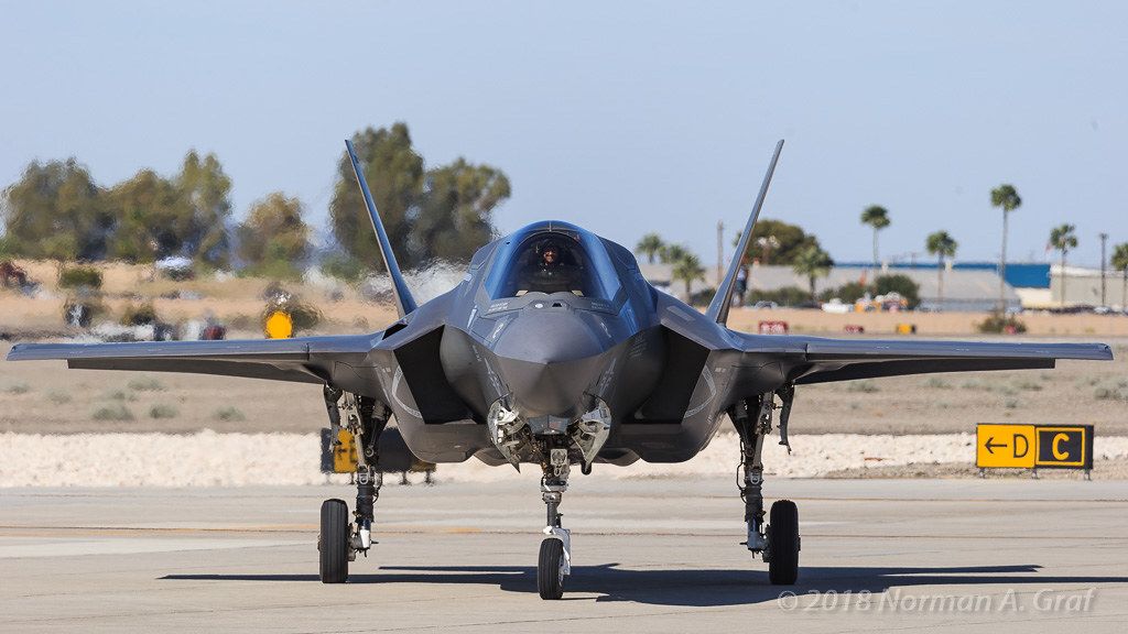 駐紮在米里瑪的 F-35 的照片