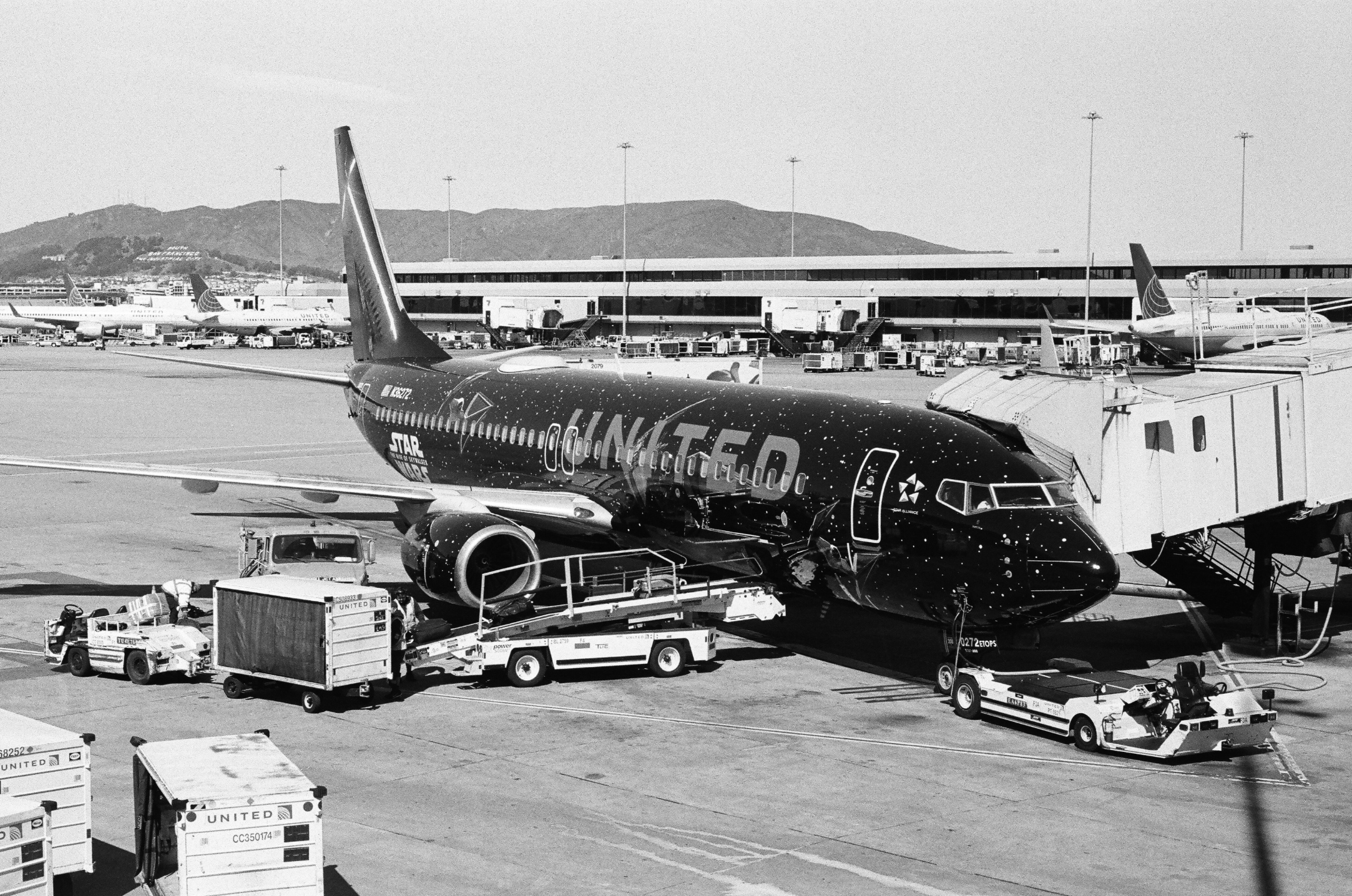 United Airlines Boeing 737 Star Wars Livery