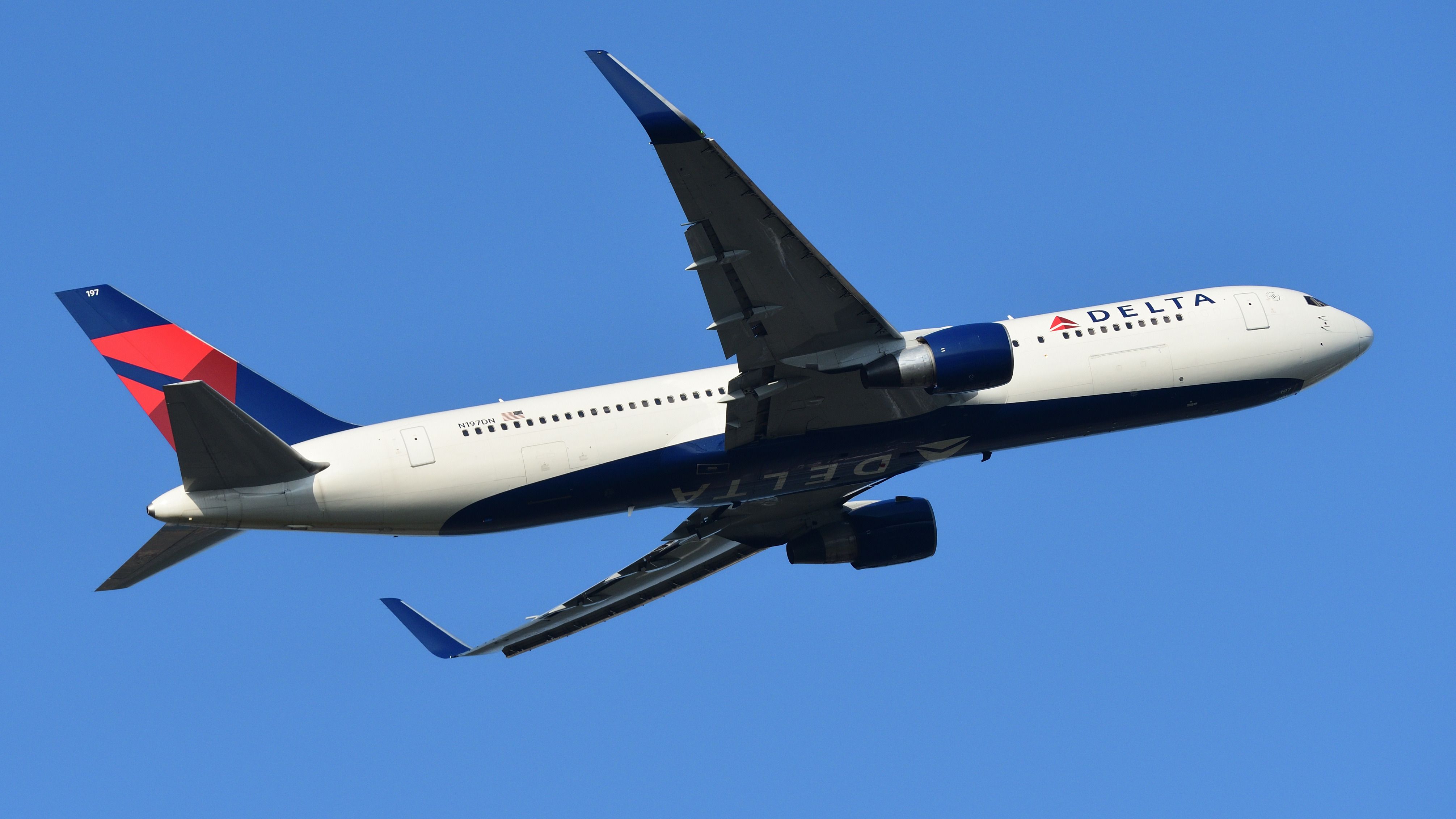 Delta Air Lines Boeing B767-300ER (N197DN) passenger plane.