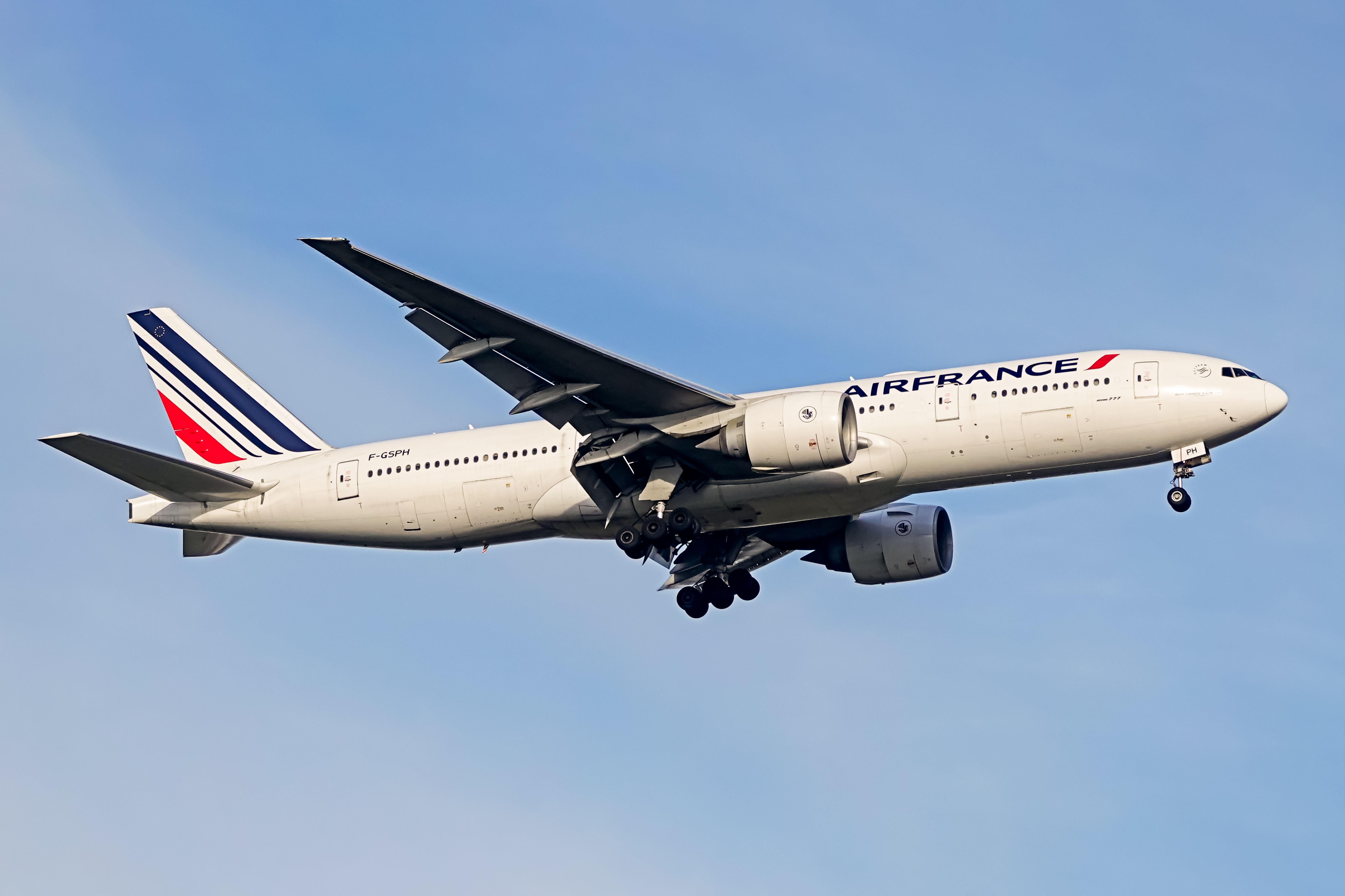 Air France Boeing 777 Landing In Paris