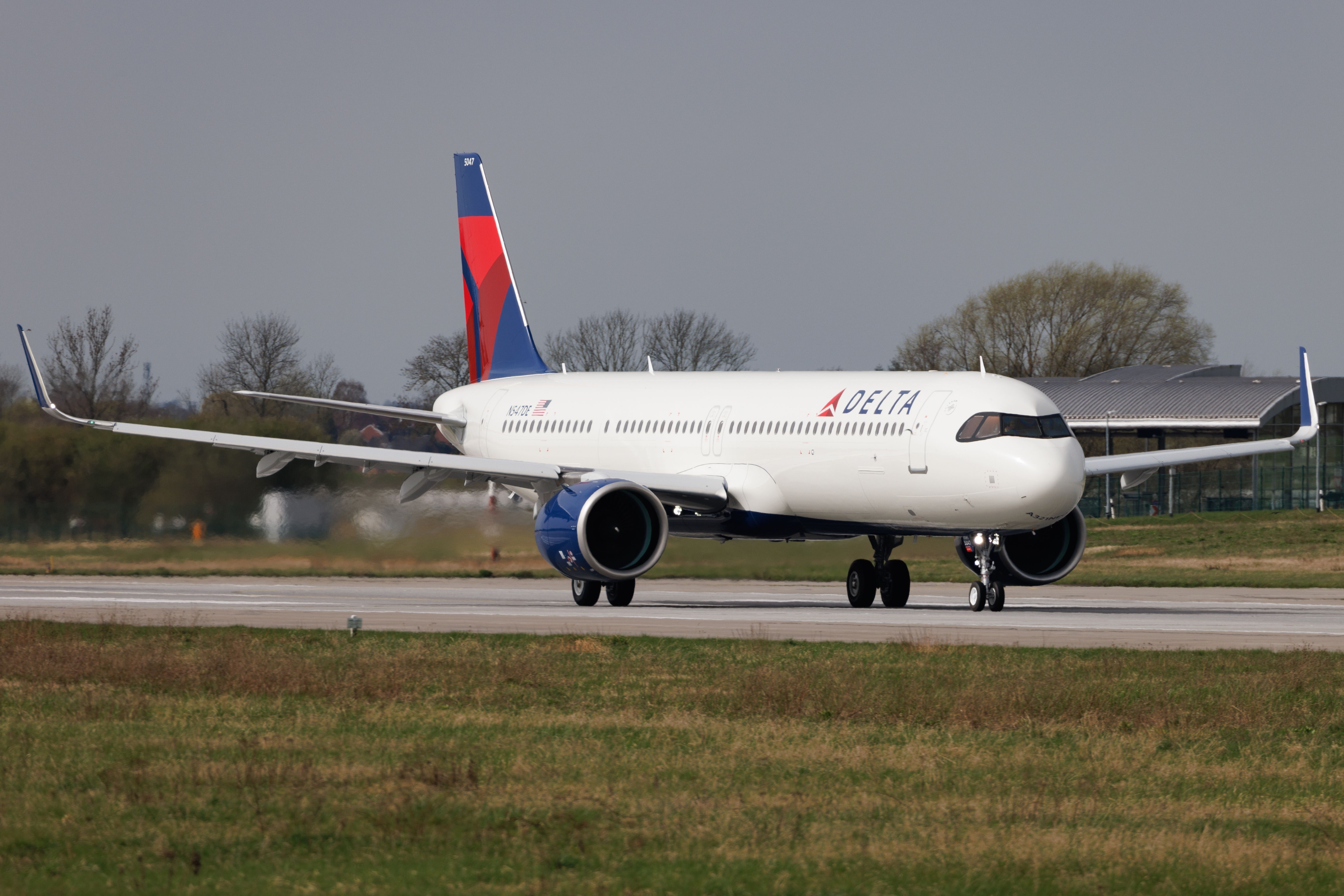 Another Passenger Caught Trying To Stow Away On A Delta Air Lines Flight