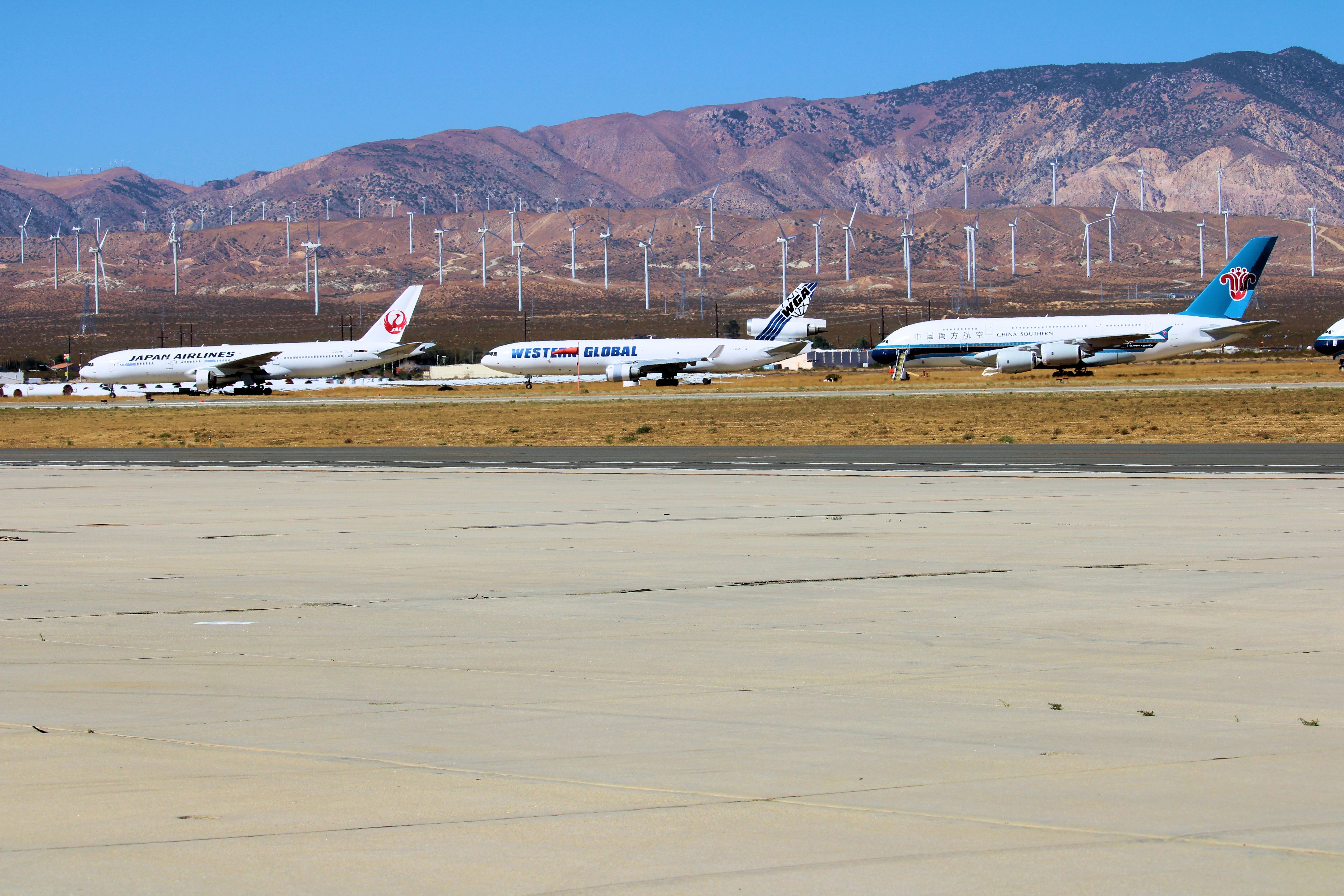 October 19, 2024 in Mojave, CA: Retired airliner aircraft on an aircraft ramp taken in the Mojave Airport, CA Boneyard where people can view retired airliner aircraft at an airport graveyard