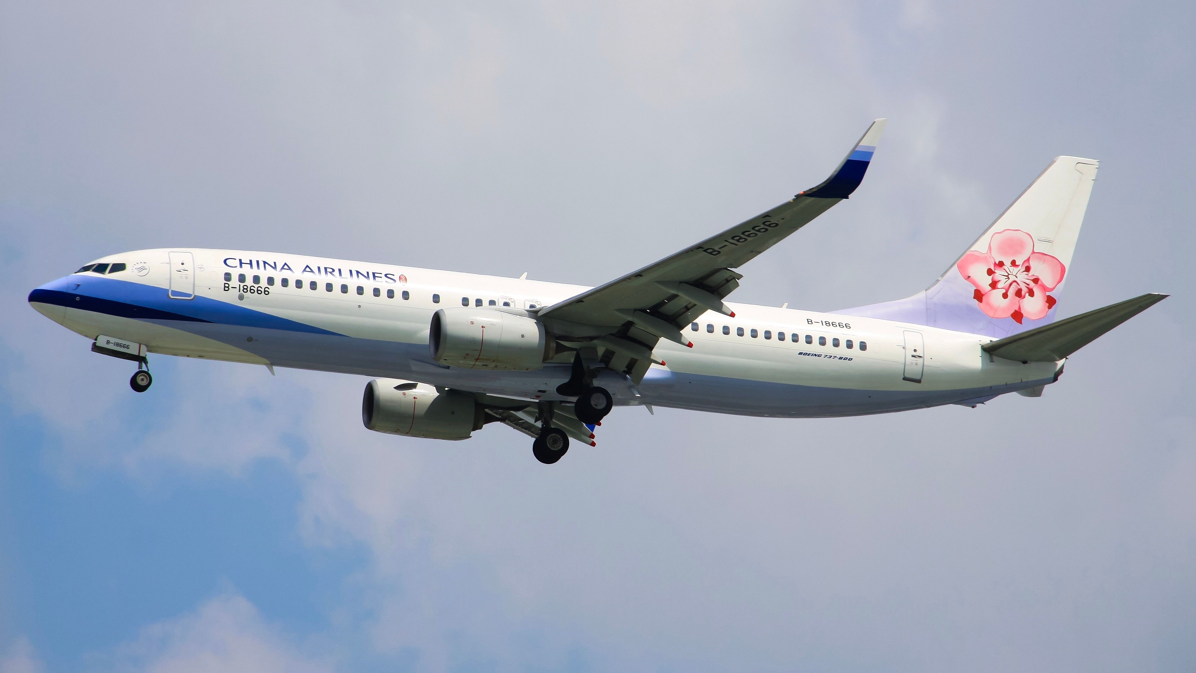 China Airlines Boeing 737 Landing In Ho Chi Minh City