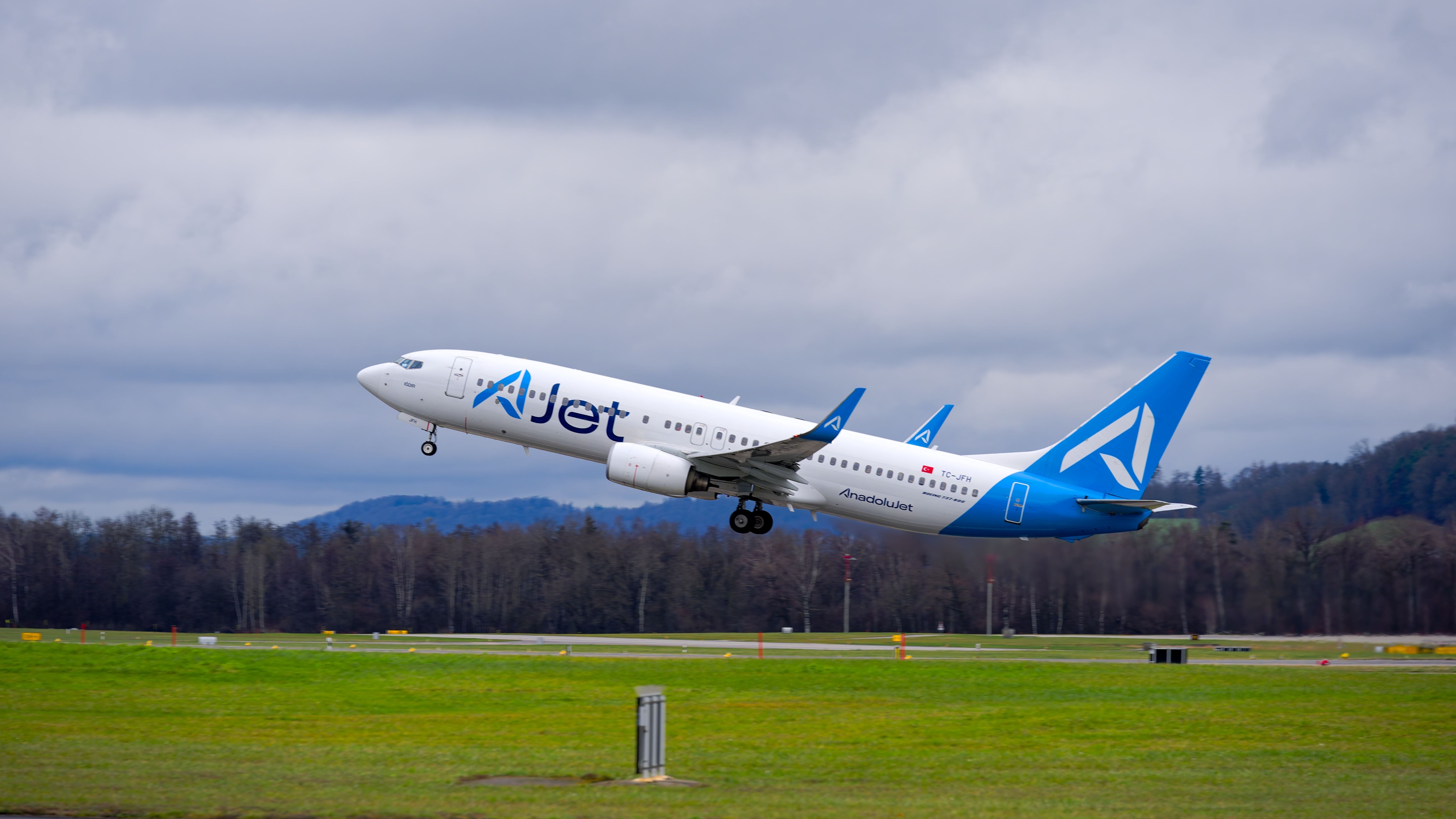 Turkey’s AJet Is Looking For 36 Planes To Address Boeing Delays