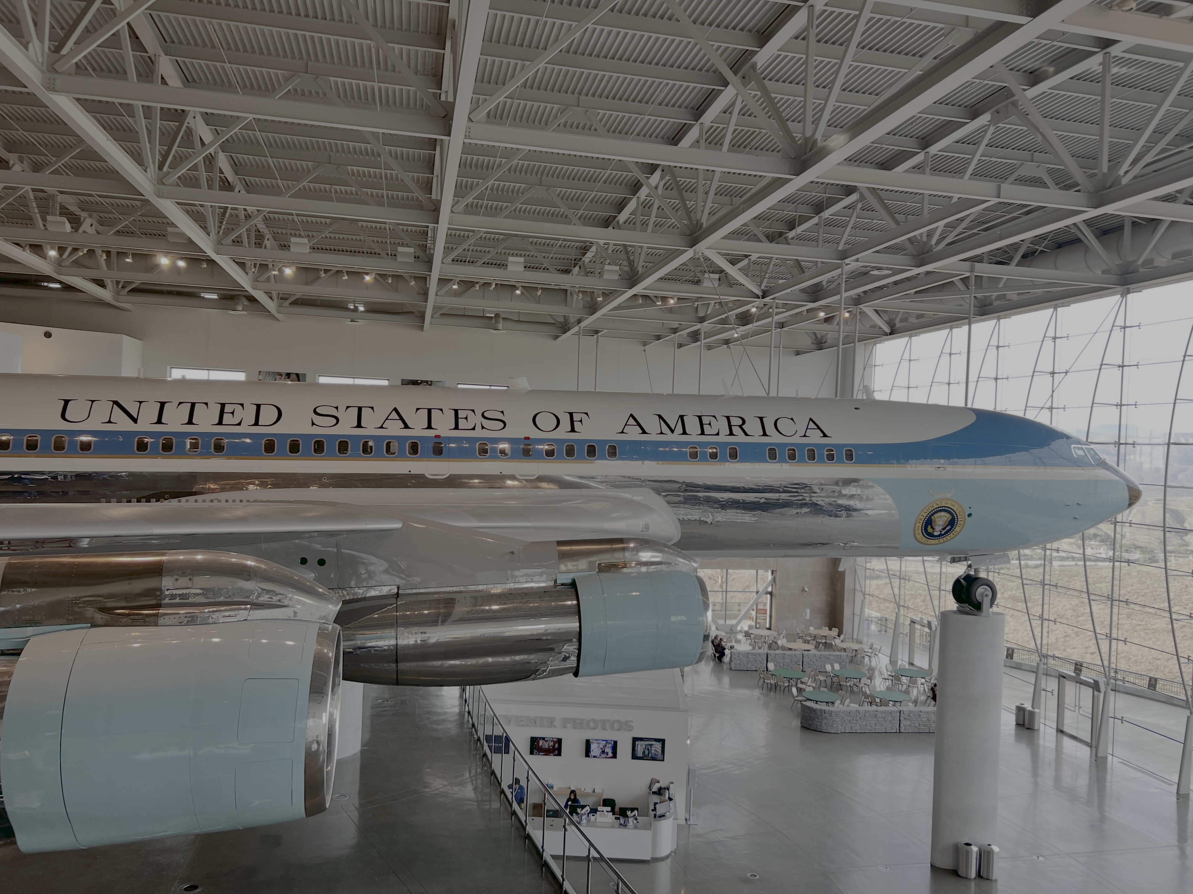 Boeing 707 is used as Air Force One and SAM 27000