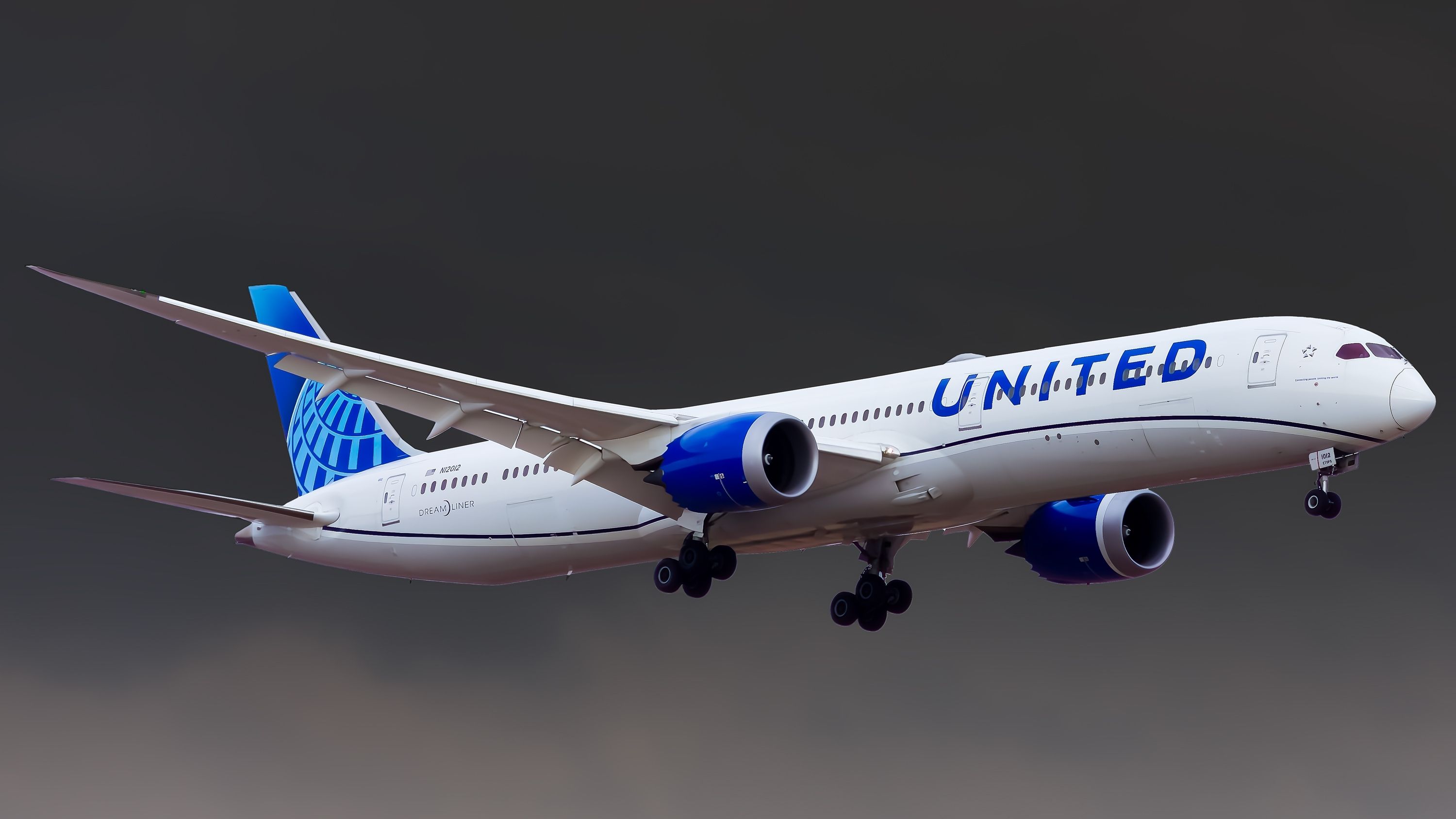 United Airlines Boeing 787-10 landing at Tel Aviv Ben Gurion International Airport TLV shutterstock_2416147463