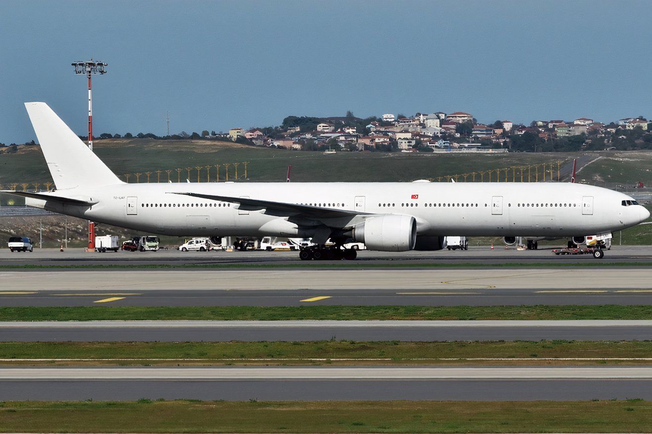 Turkish Airlines Boeing 777 Evacuated Due To Landing Gear Smoke