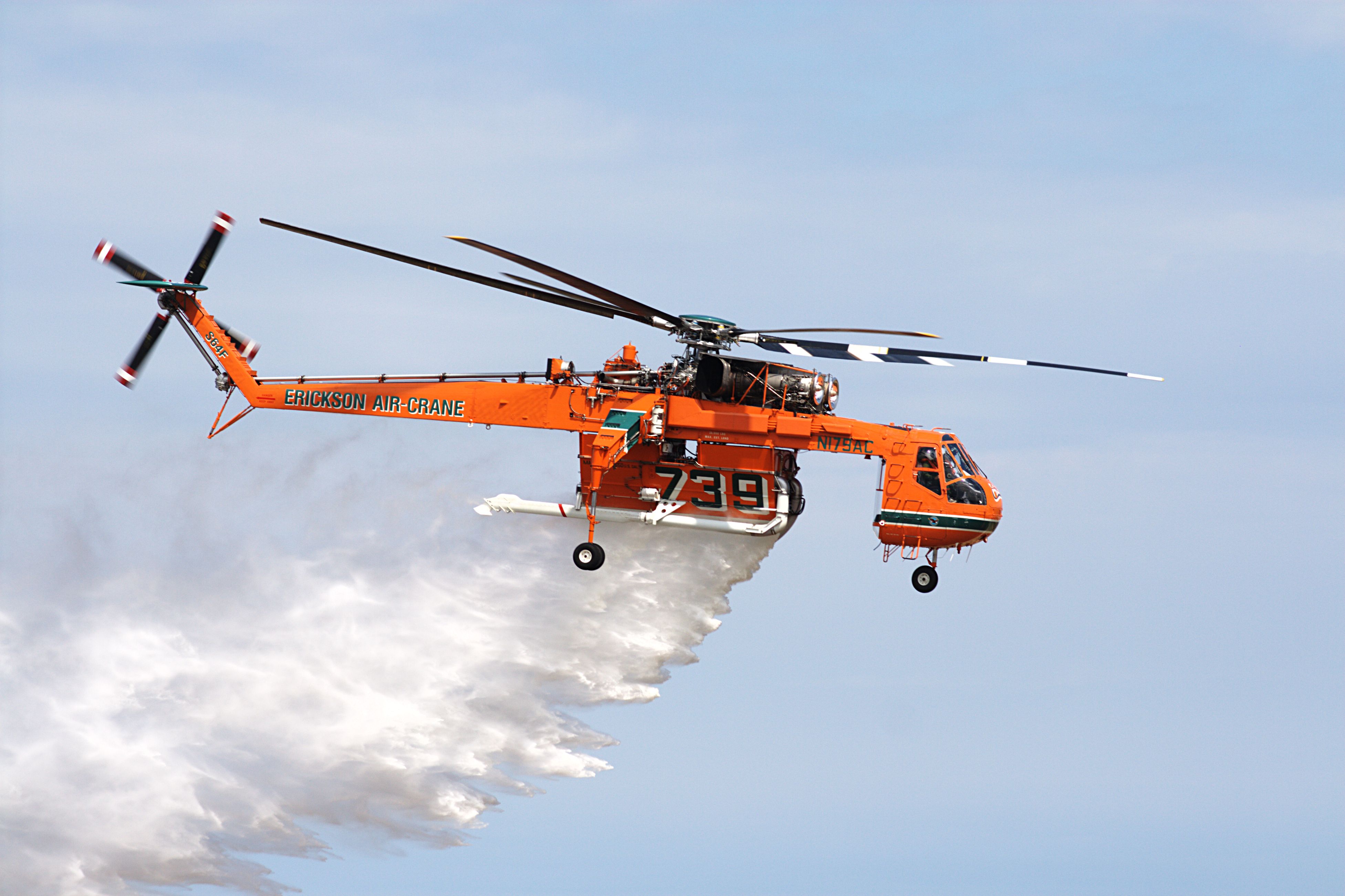 Air-Crane_Water_Drop_-_Flickr_-_Beige_Alert
