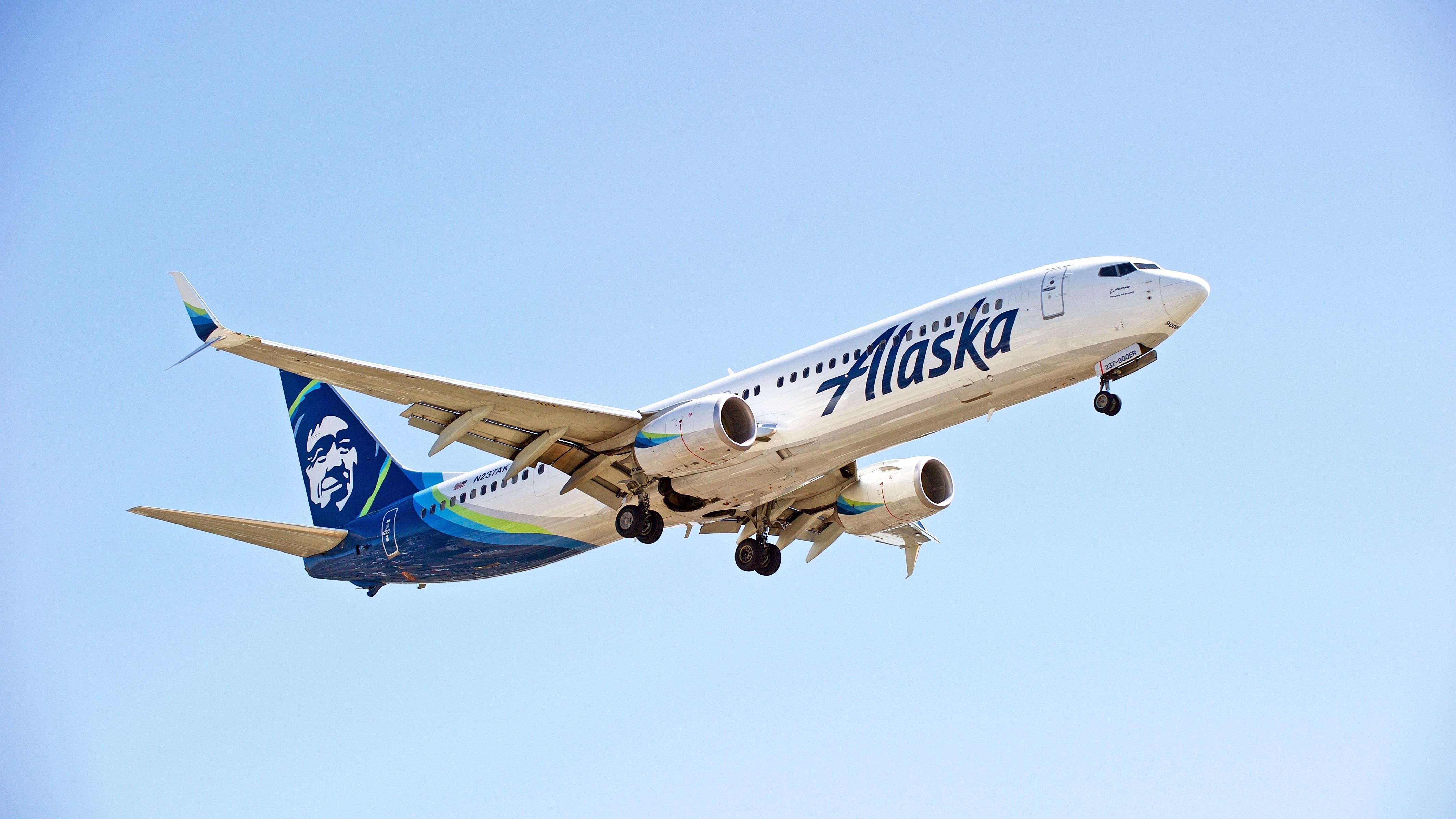 Alaska Airlines New Routes Include Possible Hawaiian Airlines Replacement