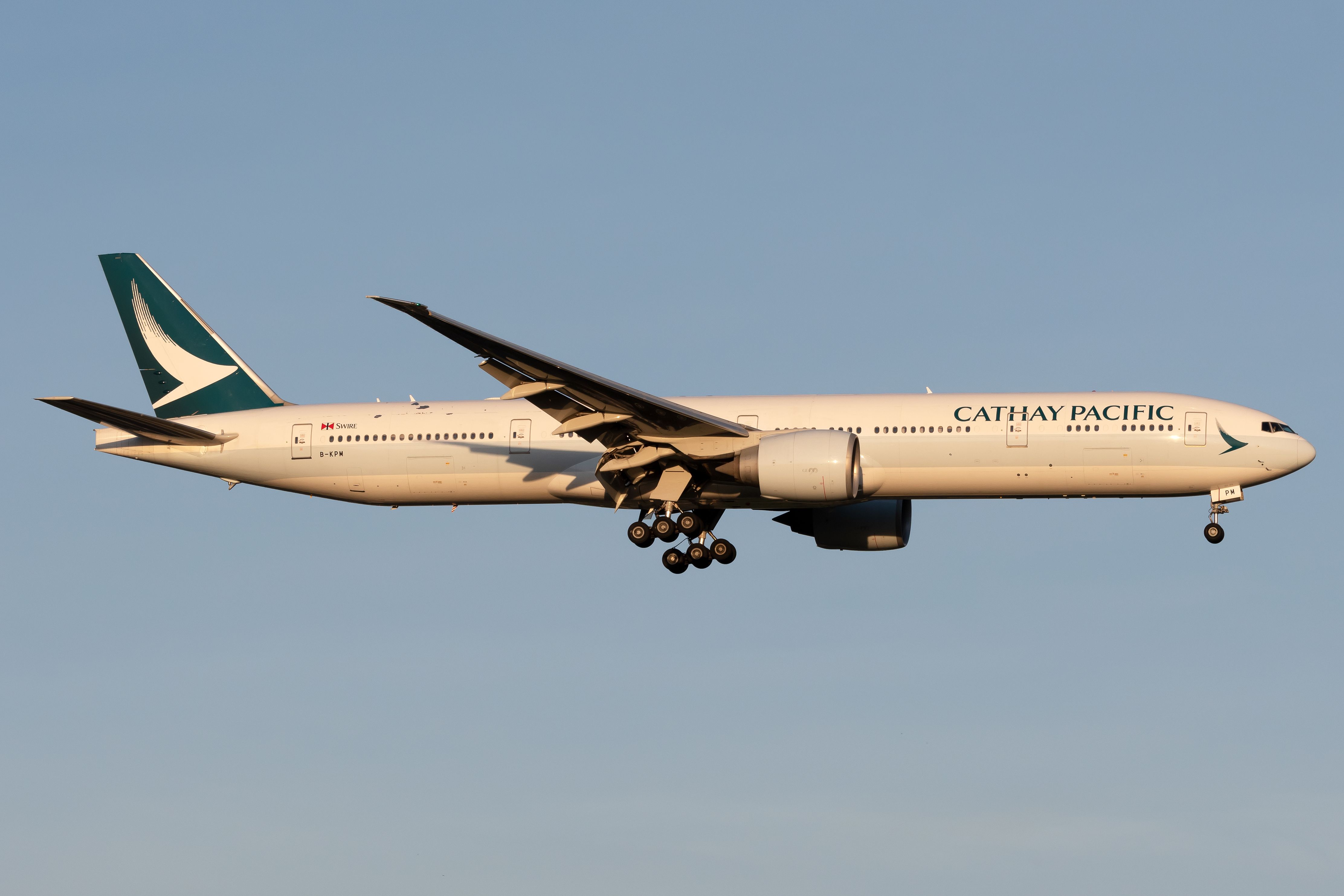 B-KPM Cathay Pacific Boeing 777-367(ER) (1)