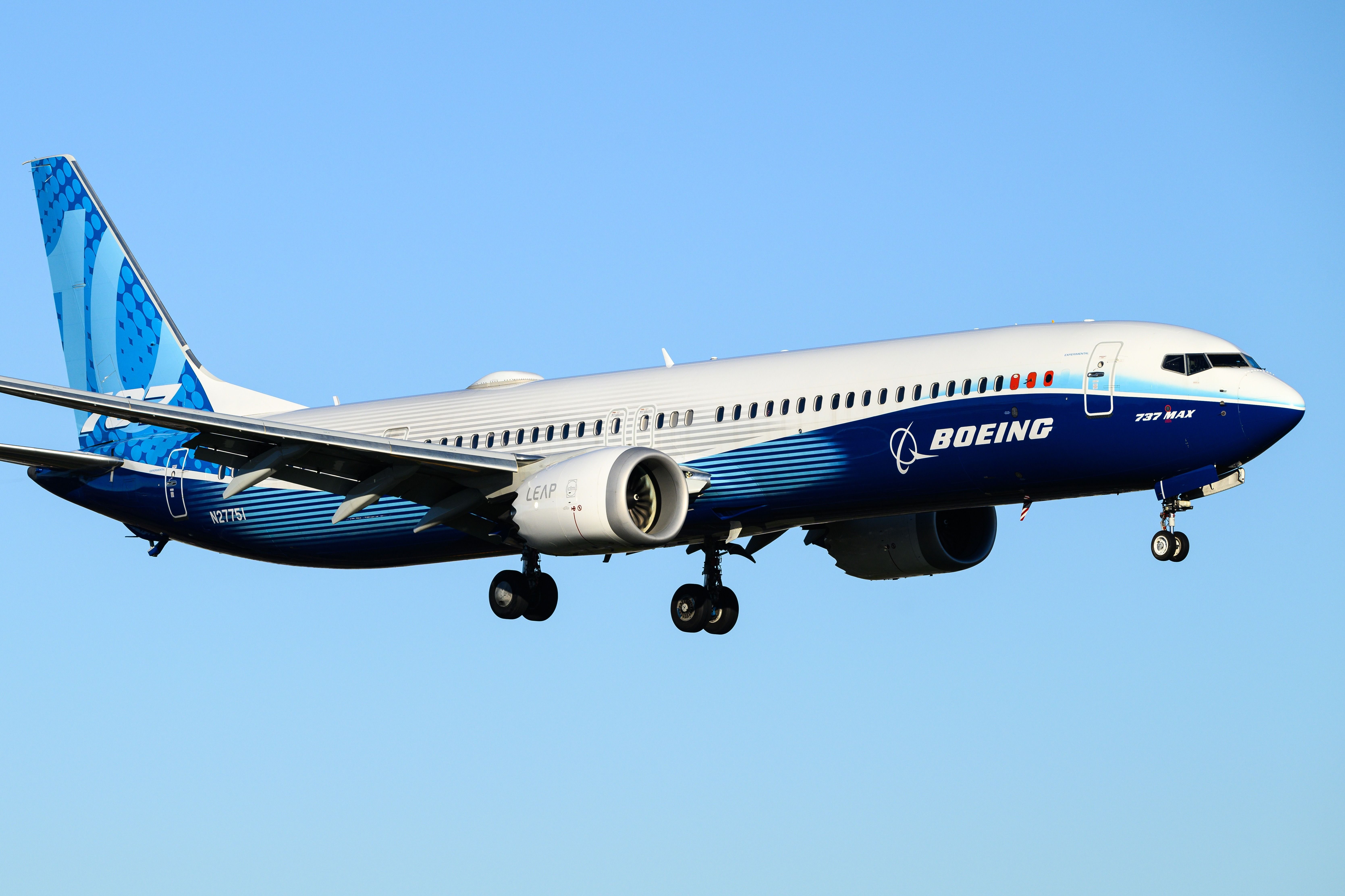 波音737最大10著陸Shutterstock_2555675517