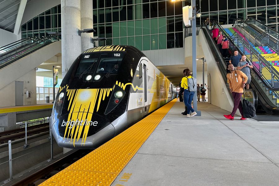 Brightline_Orlando_Boarding_Harnish_900x600