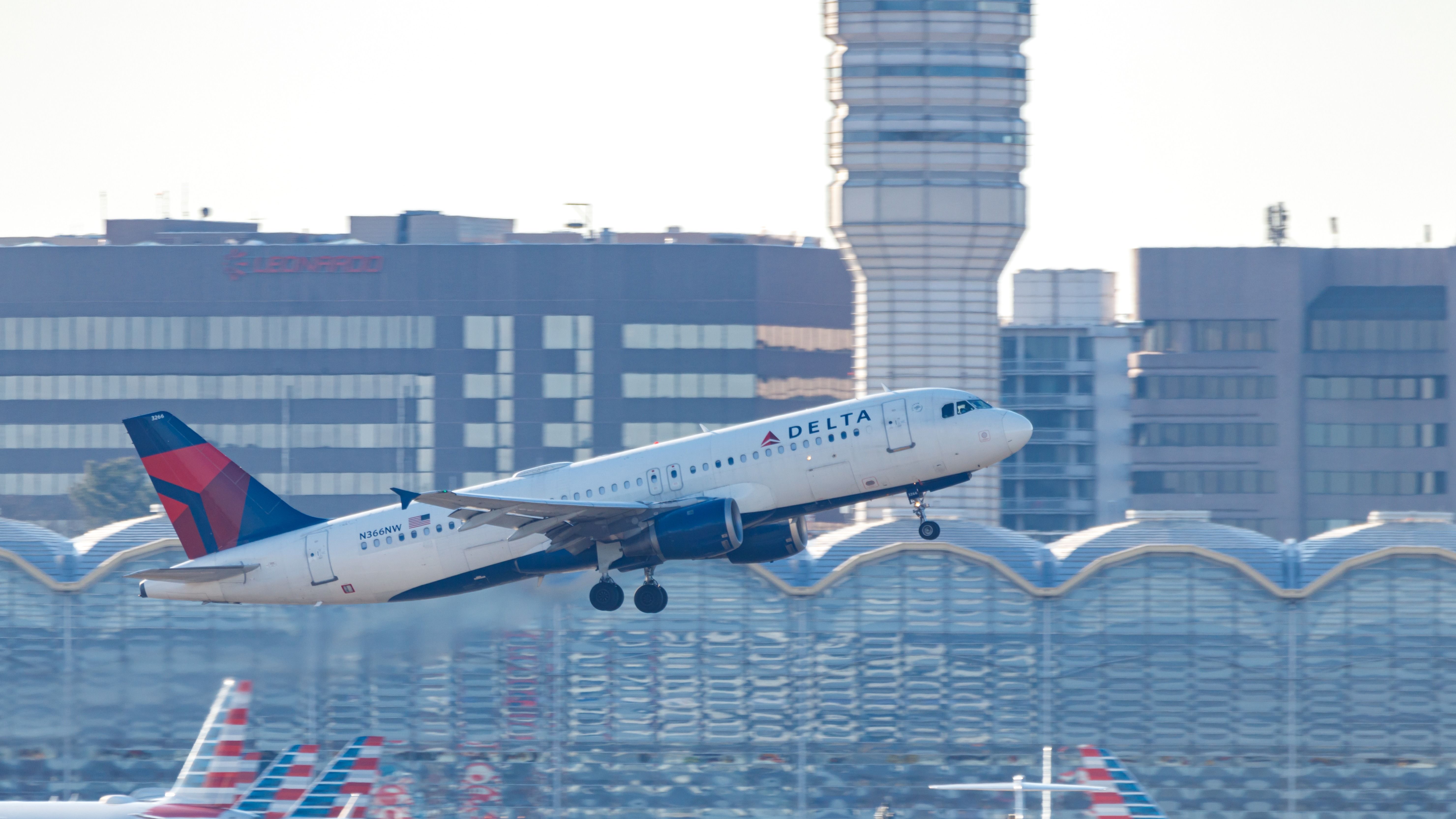 Delta Air Lines Airbus A320 departing from DCA shutterstock_1603342762