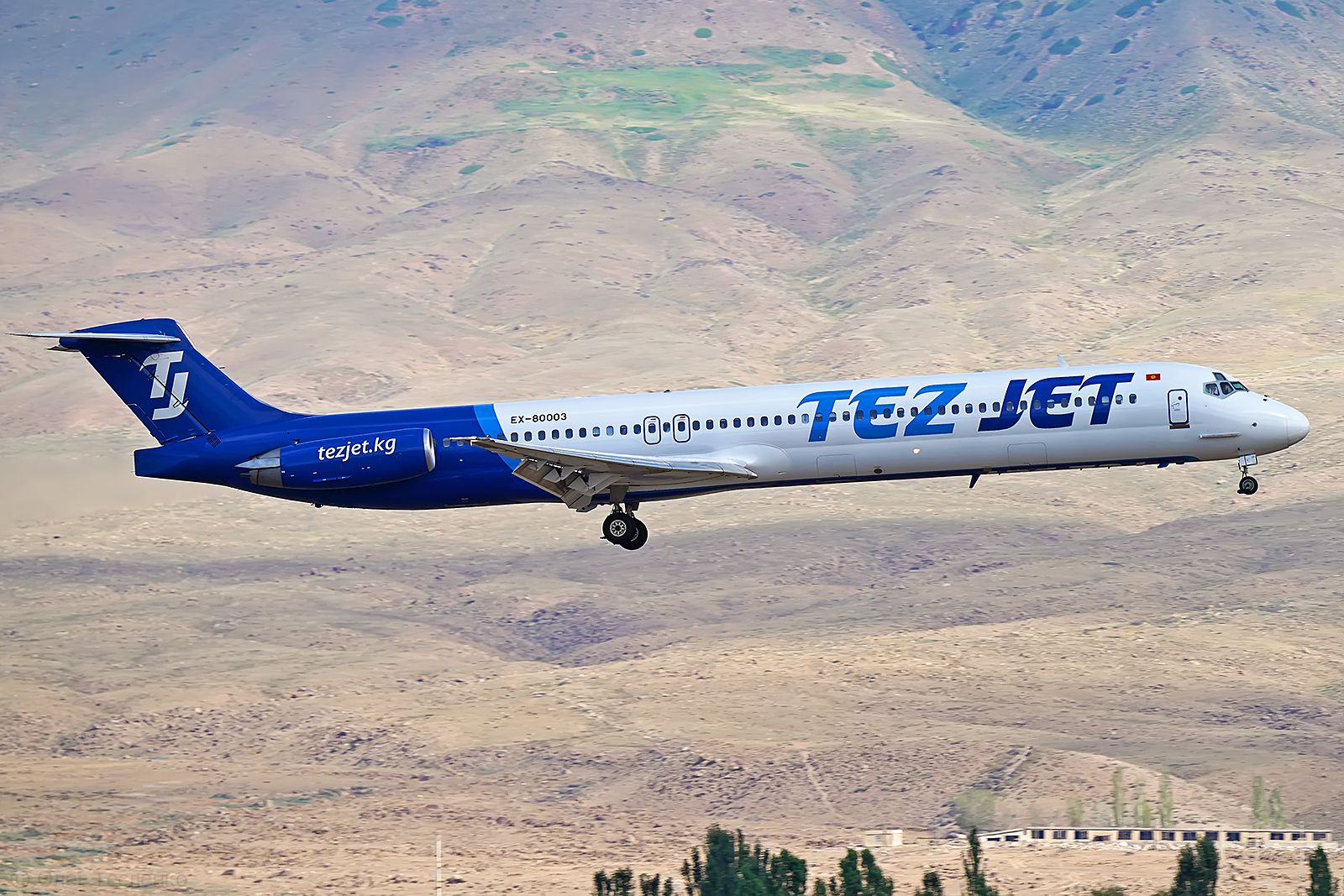TEZJET MD-83機上