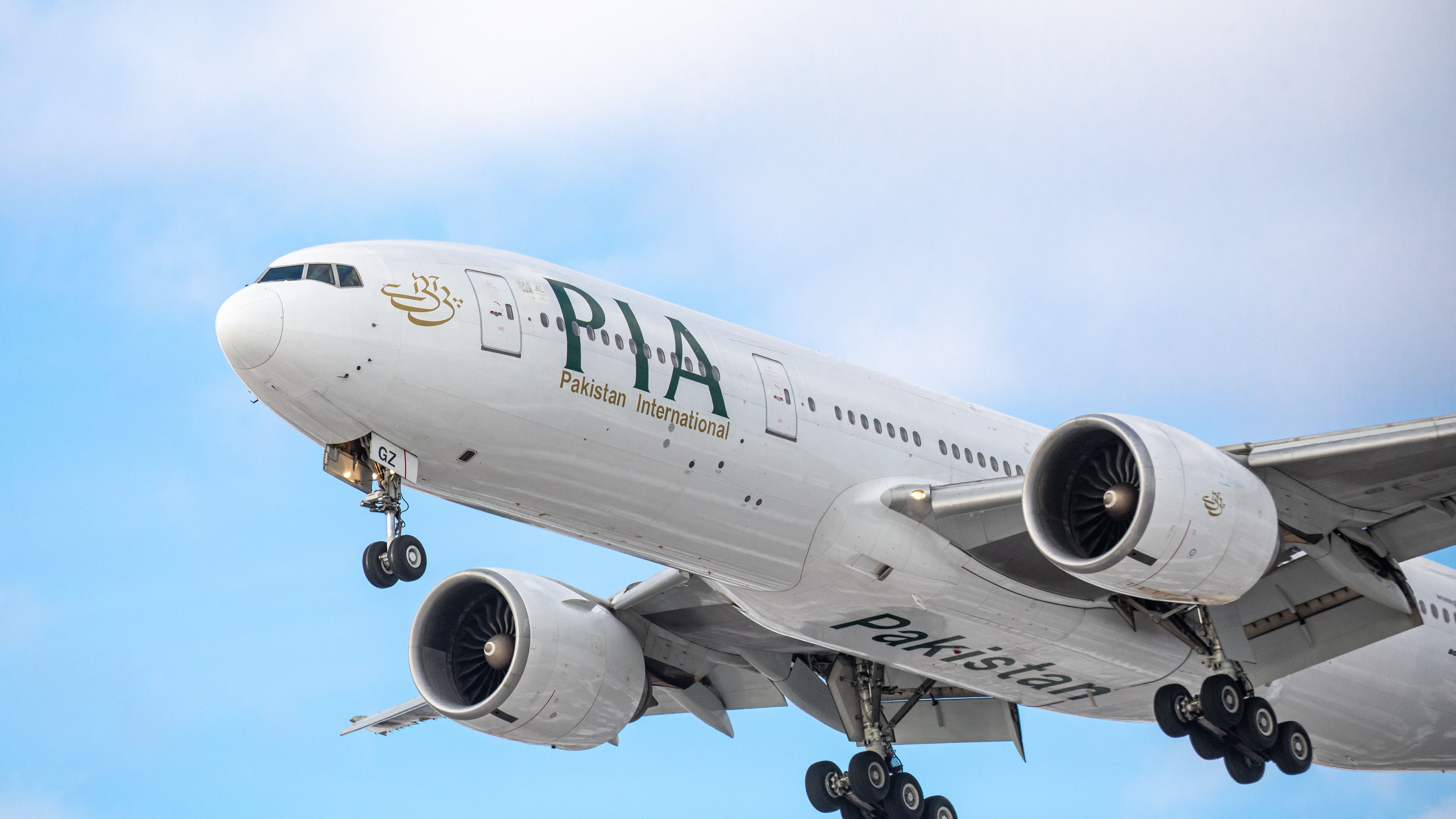 Pakistan International Airlines Boeing 777 landing at YYZ shutterstock_2126459201