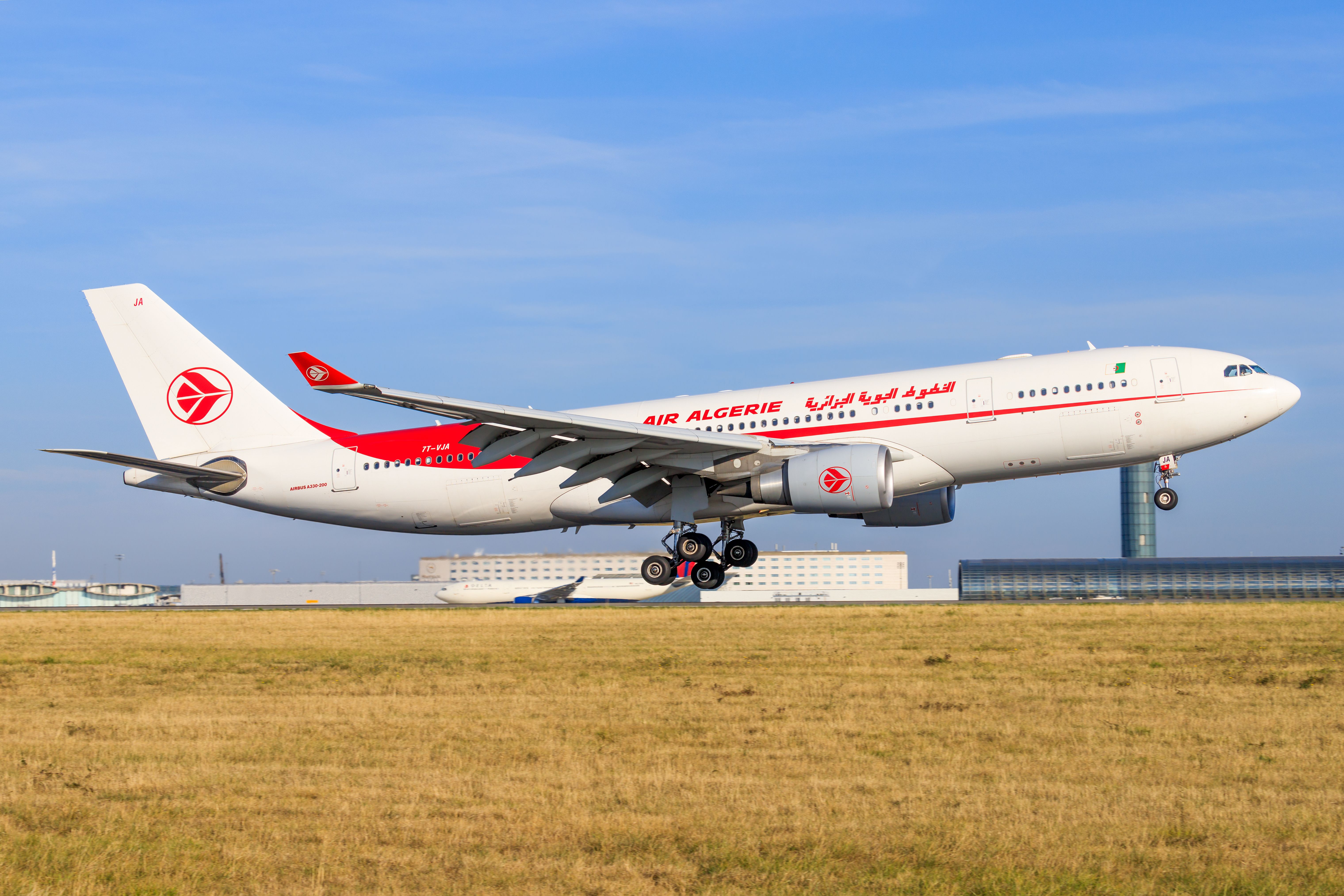 阿爾及利亞航空空中巴士 A330 降落巴黎