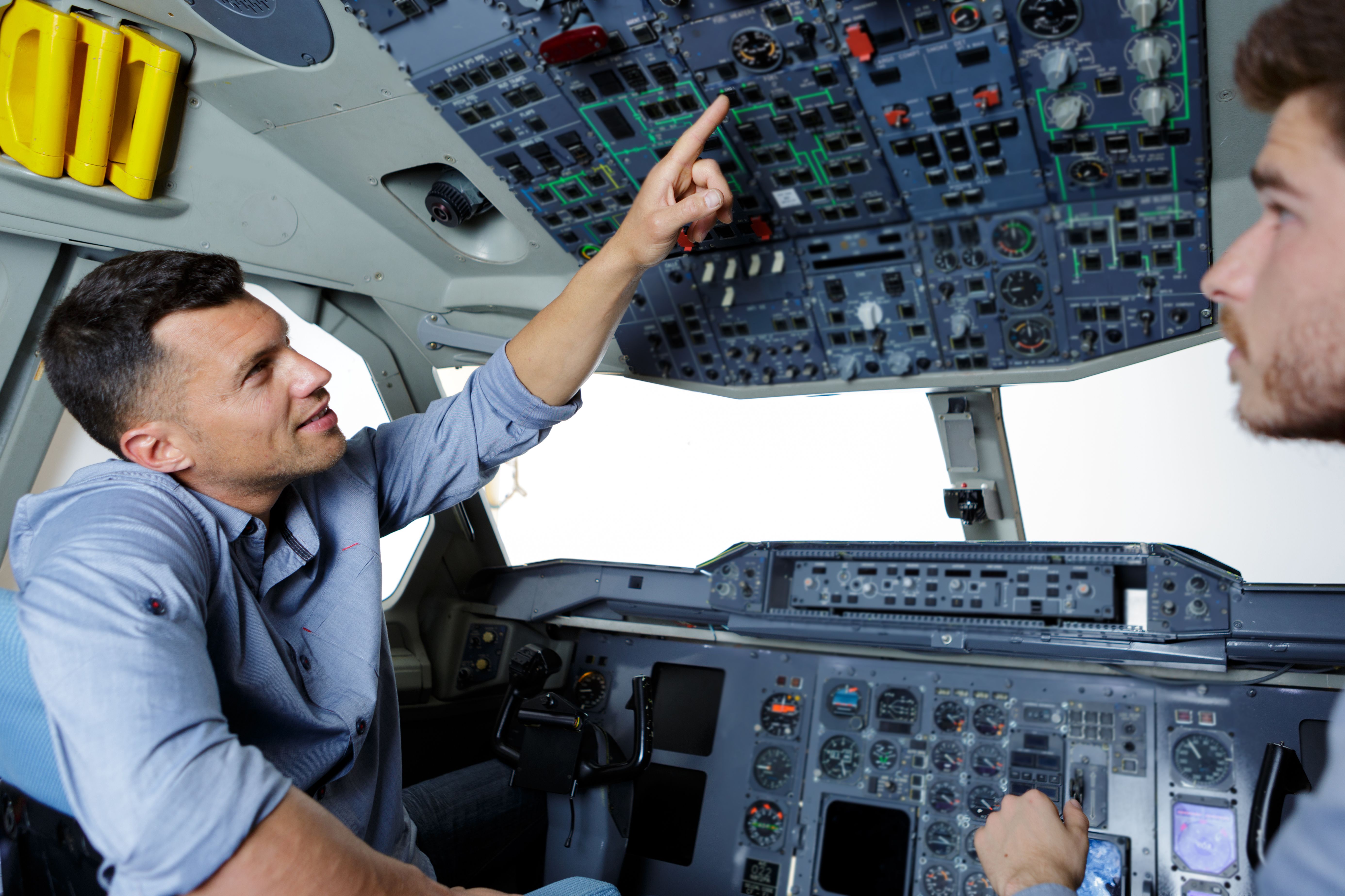 Pilot training shutterstock_1450486244