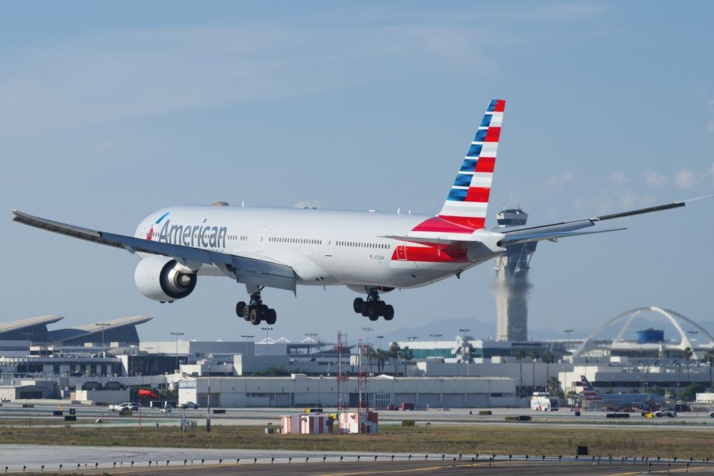 American Airlines Boeing 777 Landing In Los Angeles