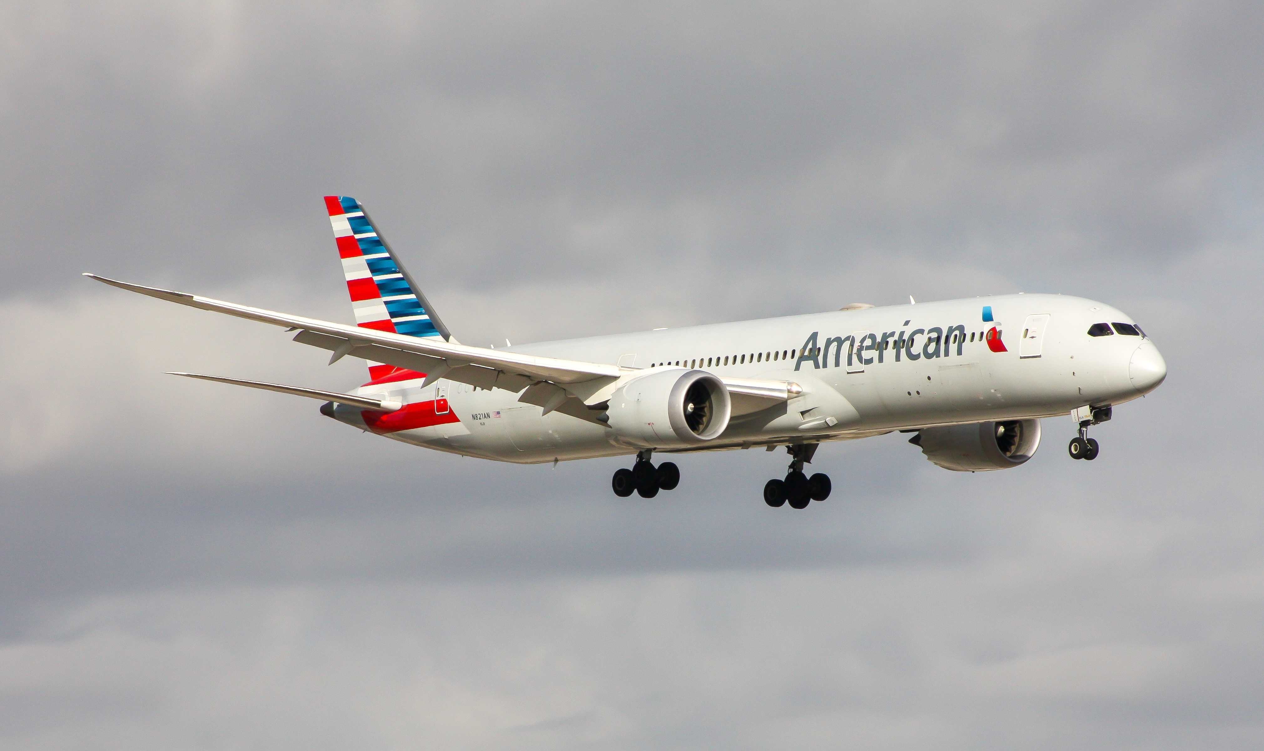 American‌ Airlines Boeing 787-9 Landing In⁣ Dallas