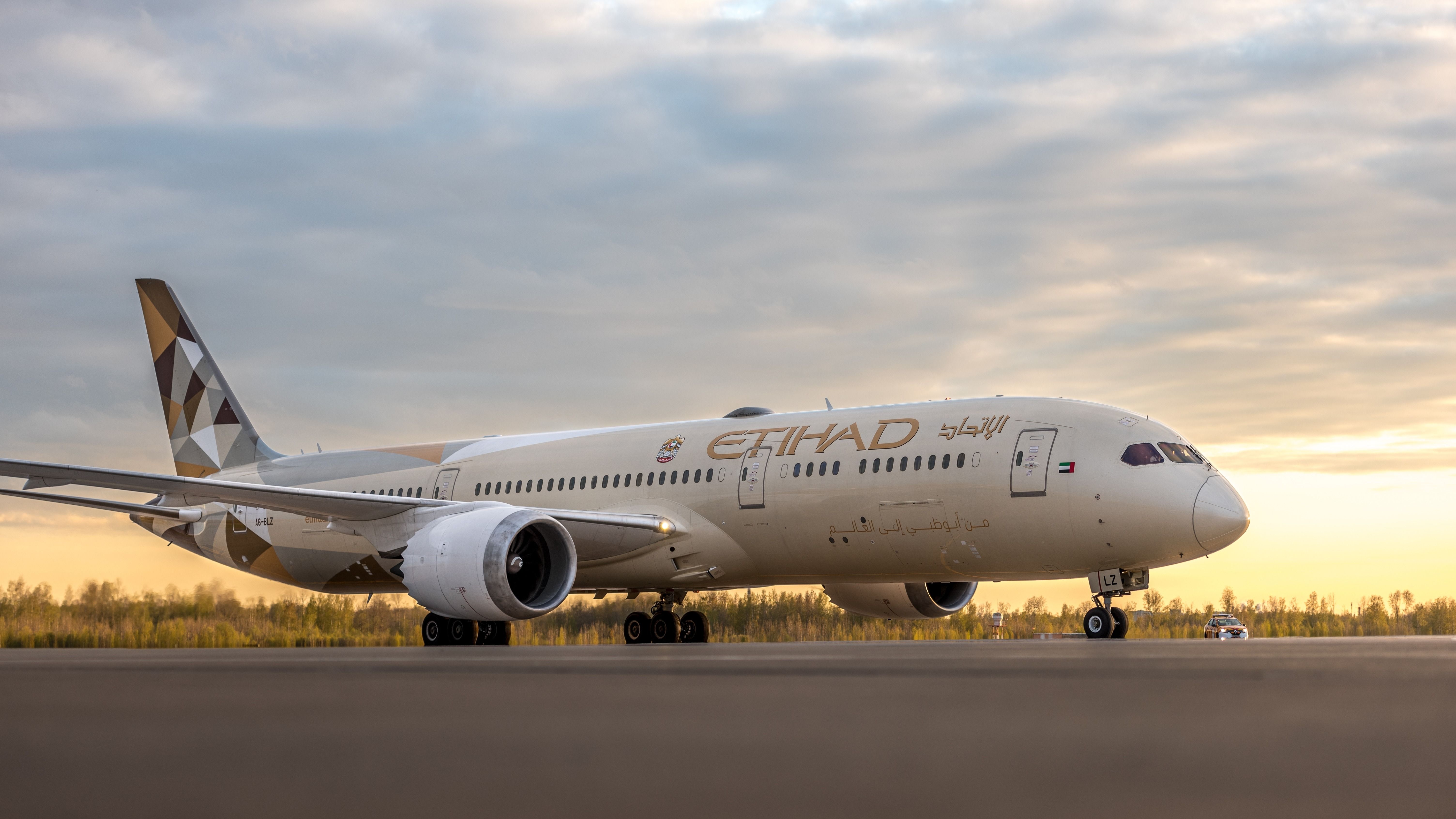 Etihad Airways Boeing 787-9 Dreamliner Rejects Takeoff After
