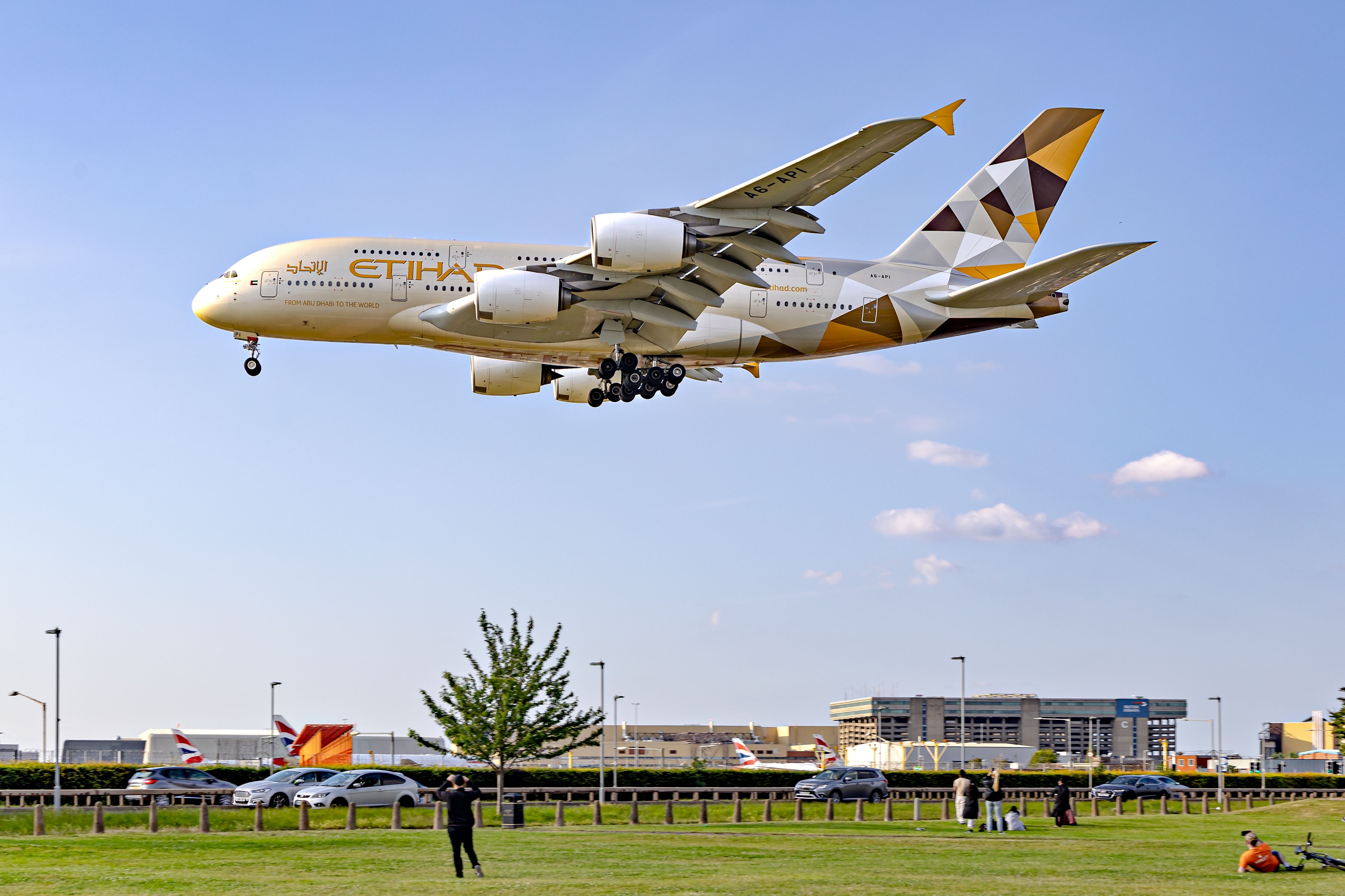 Etihad Airbus A380 Landing In London