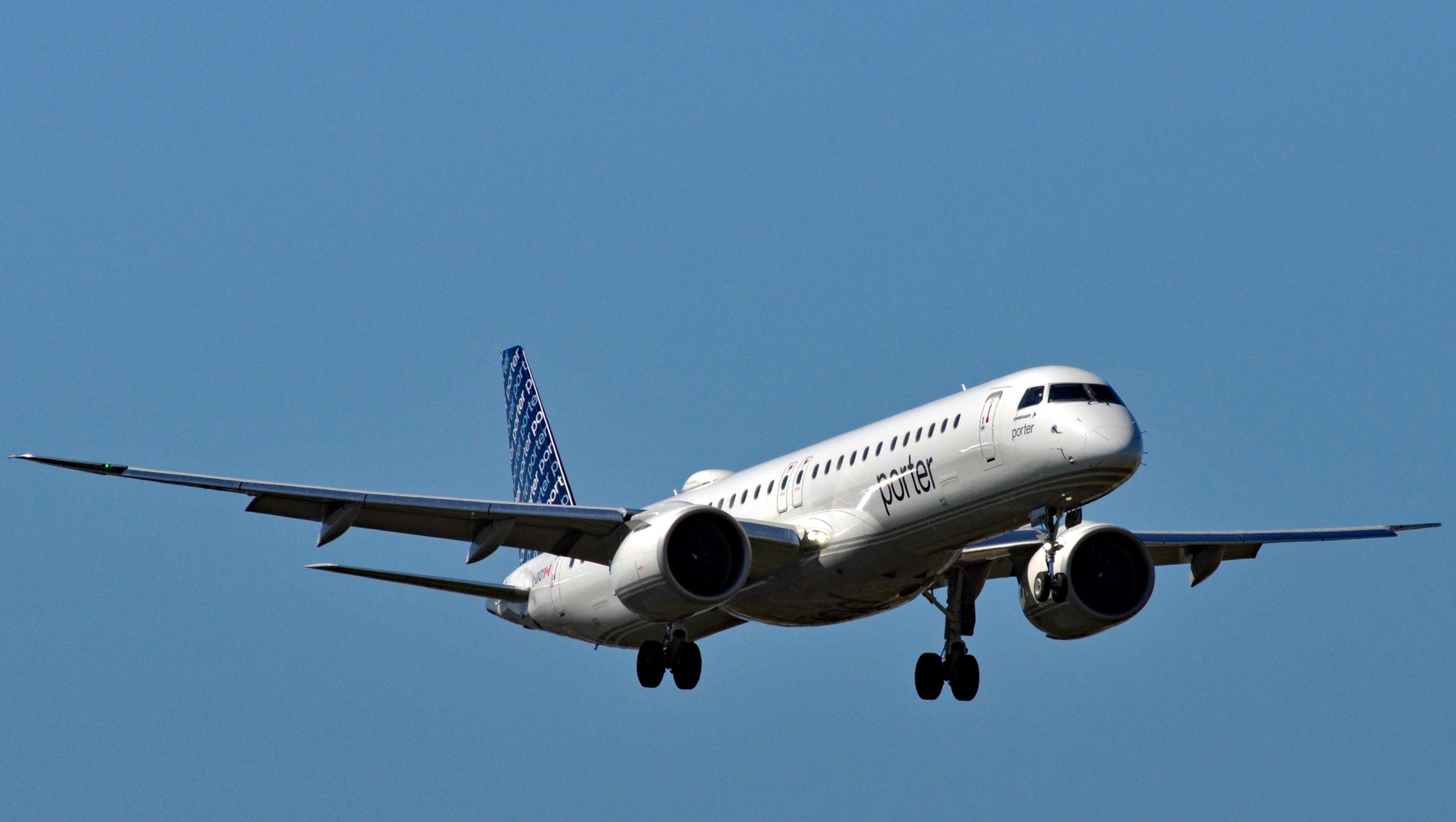 Porter Airlines Embraer E195-E2 Landing In Toronto