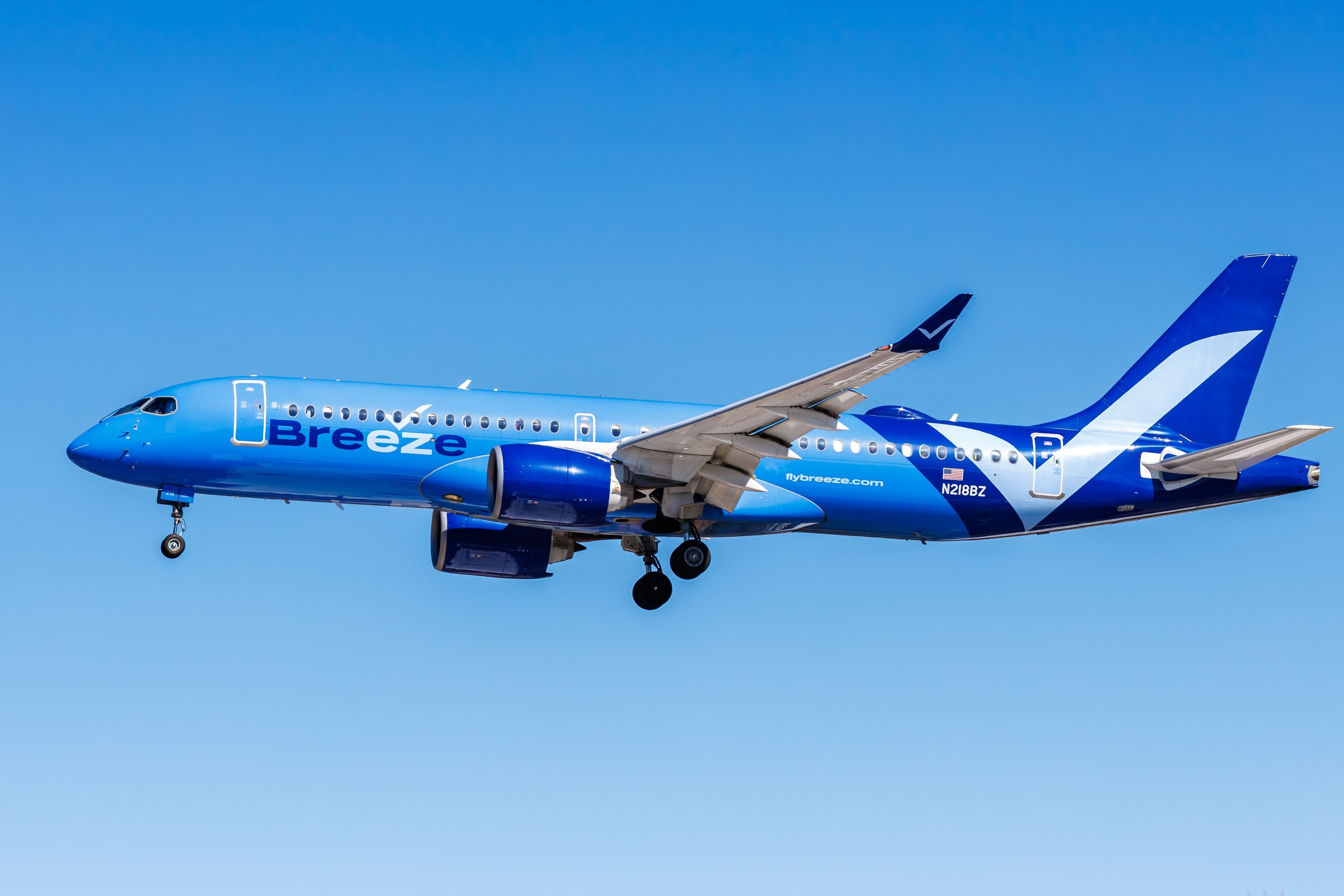 Breeze Airways Airbus A220-300 Photo: Markus Mainka | Shutterstock