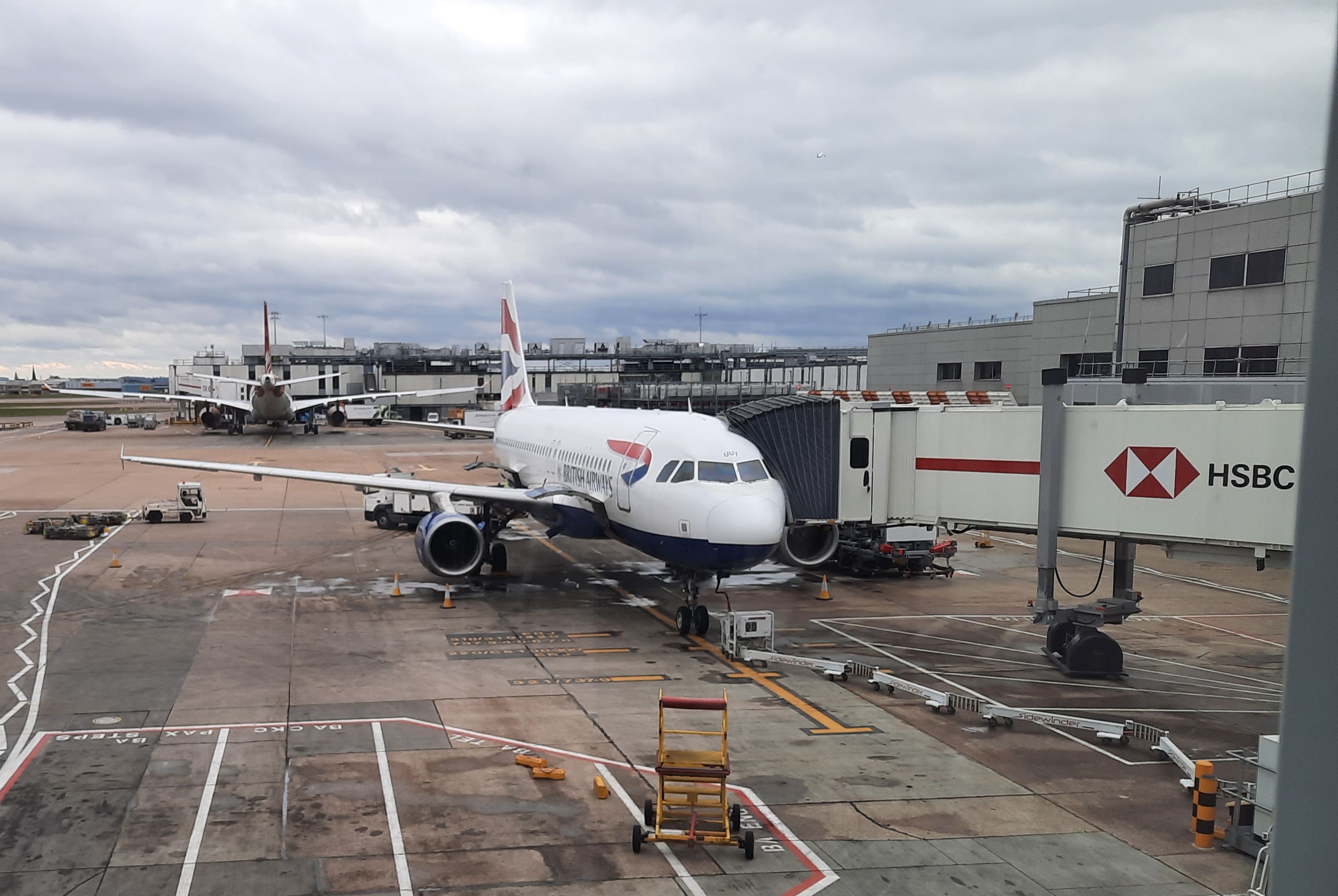 BA A320停在希思羅機場