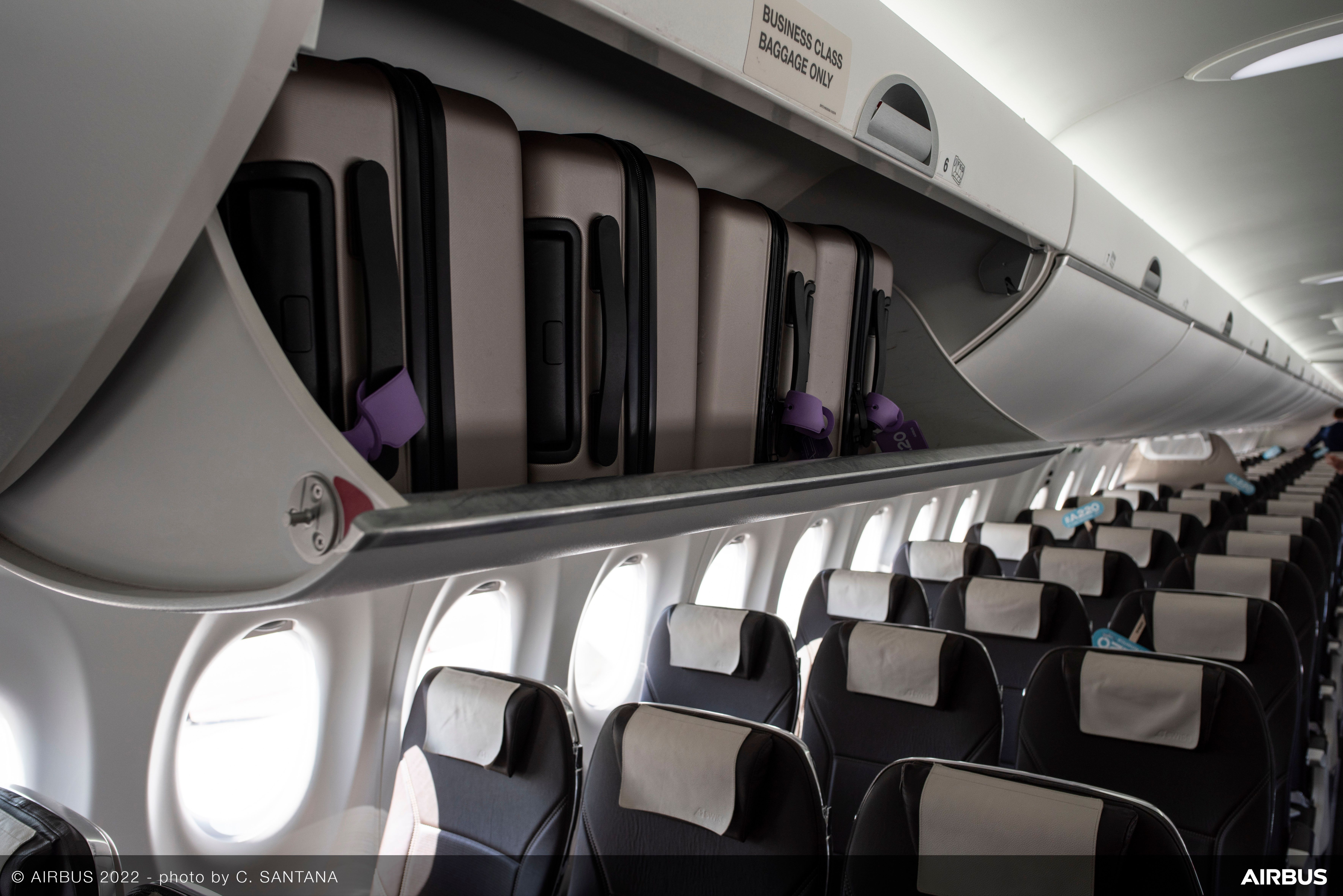 A220-300商務艙行李