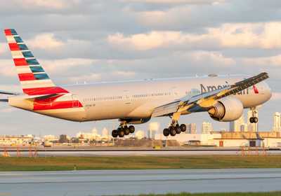 American Airlines Boeing 777-300ER landing at MIA 