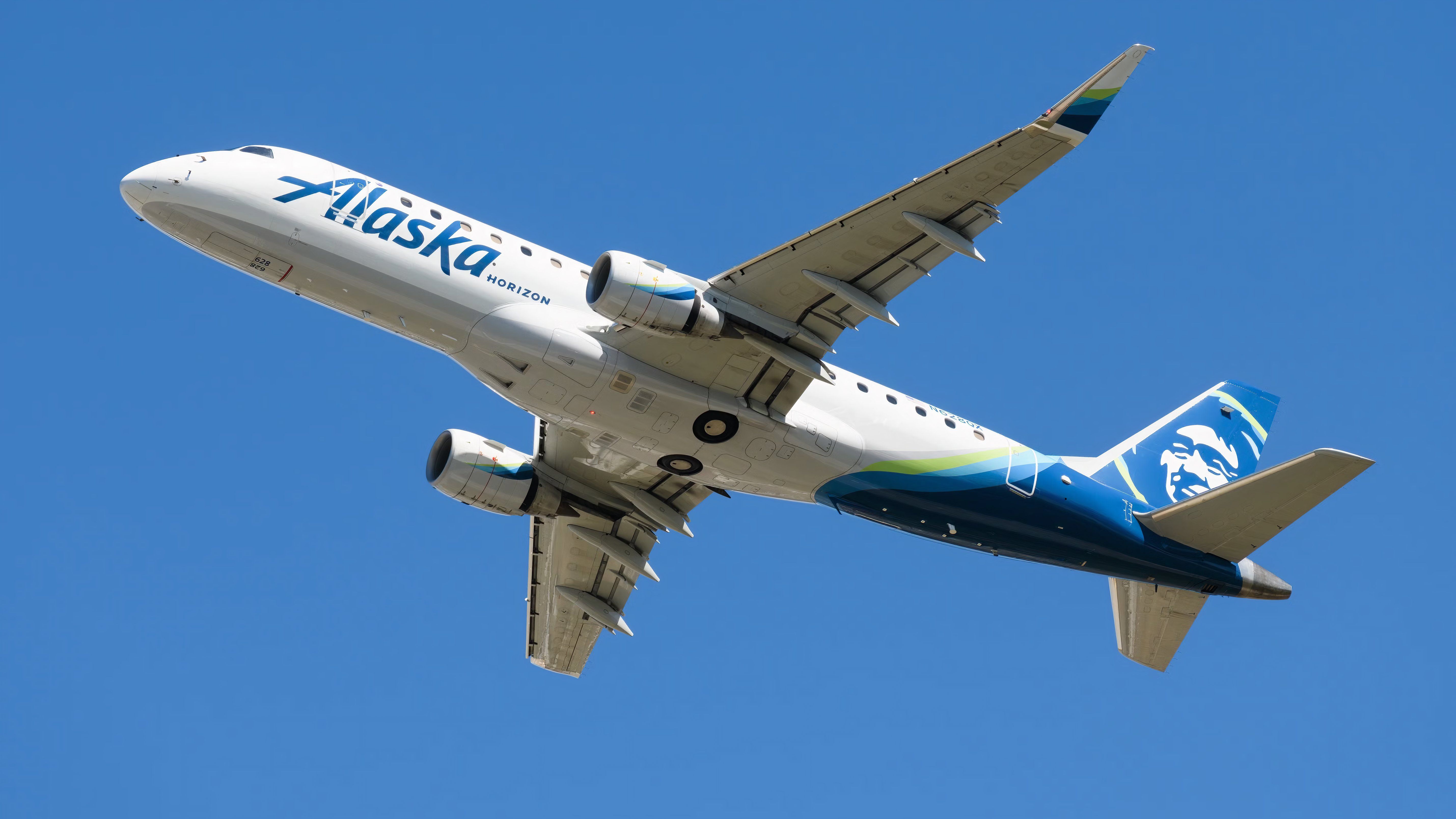 Alaska Airlines Embraer E175