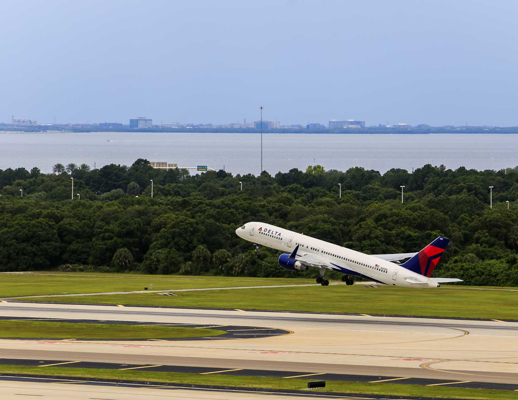 Delta Air Lines Boeing 757 departing TPA shutterstock_281829368