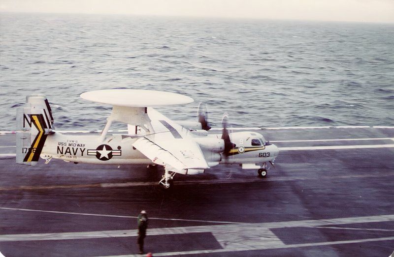 e-2b_hawkeye_of_vaw-115_aboard_uss_midway_（CV-41），_ in_1978