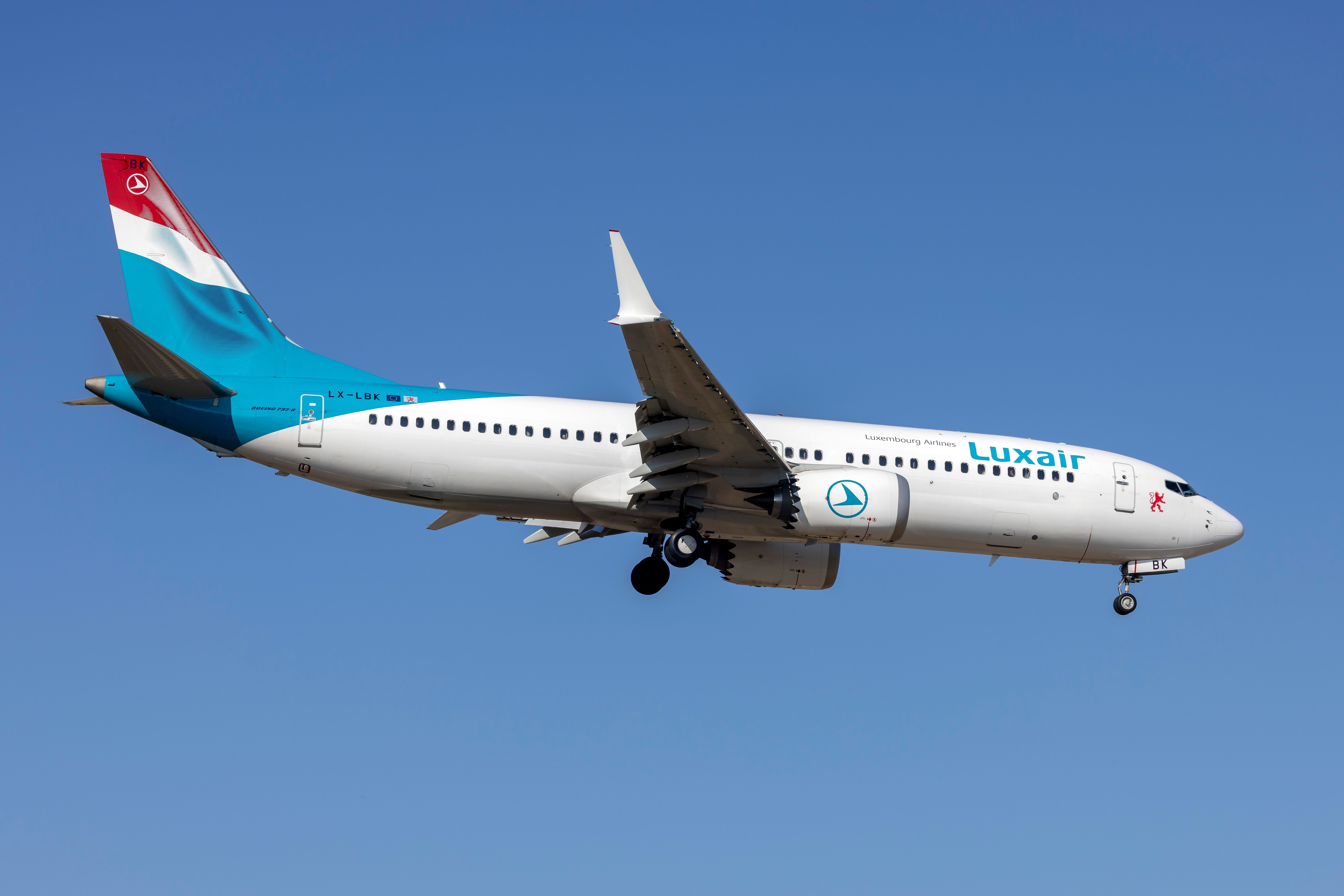 Luxair Boeing 737 Max 8登陸MLA Shutterstock_2485357169