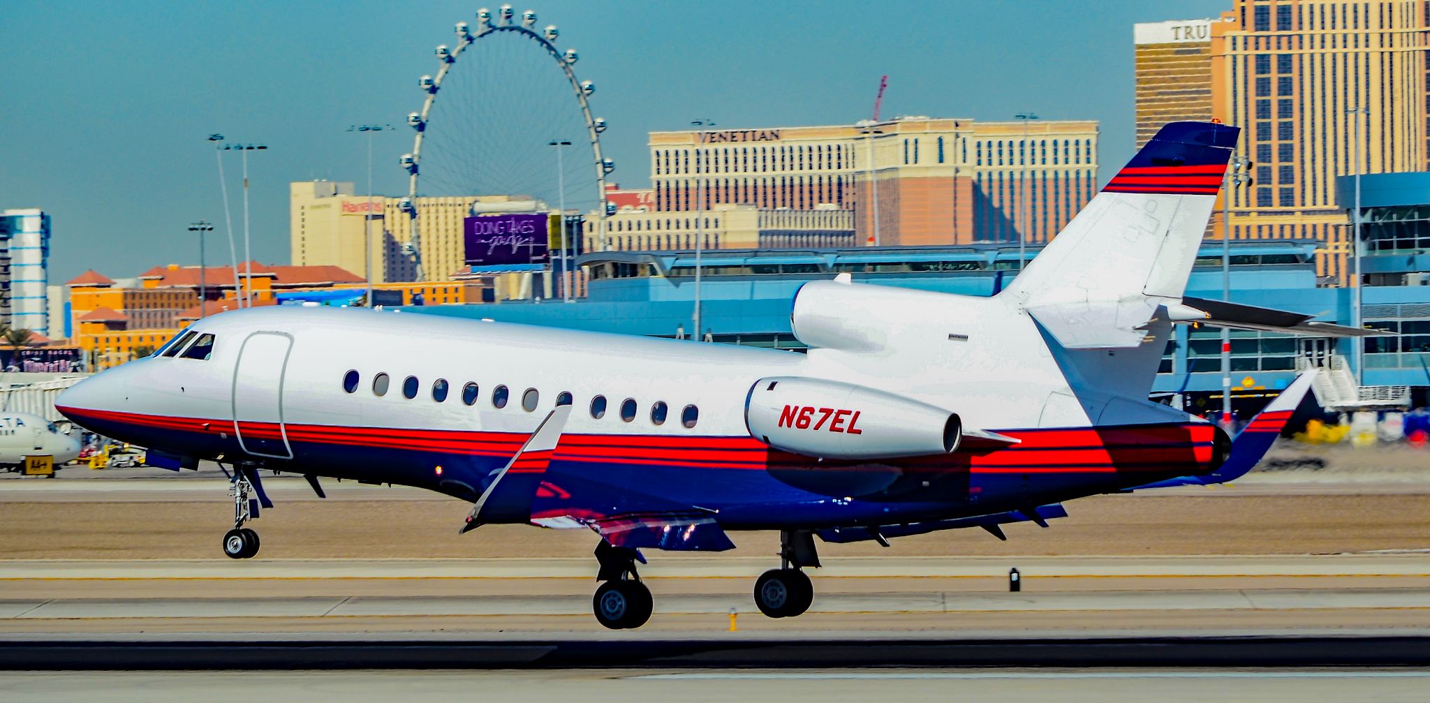 How Does The Bombardier Challenger 600 Compare To The Dassault Falcon ...