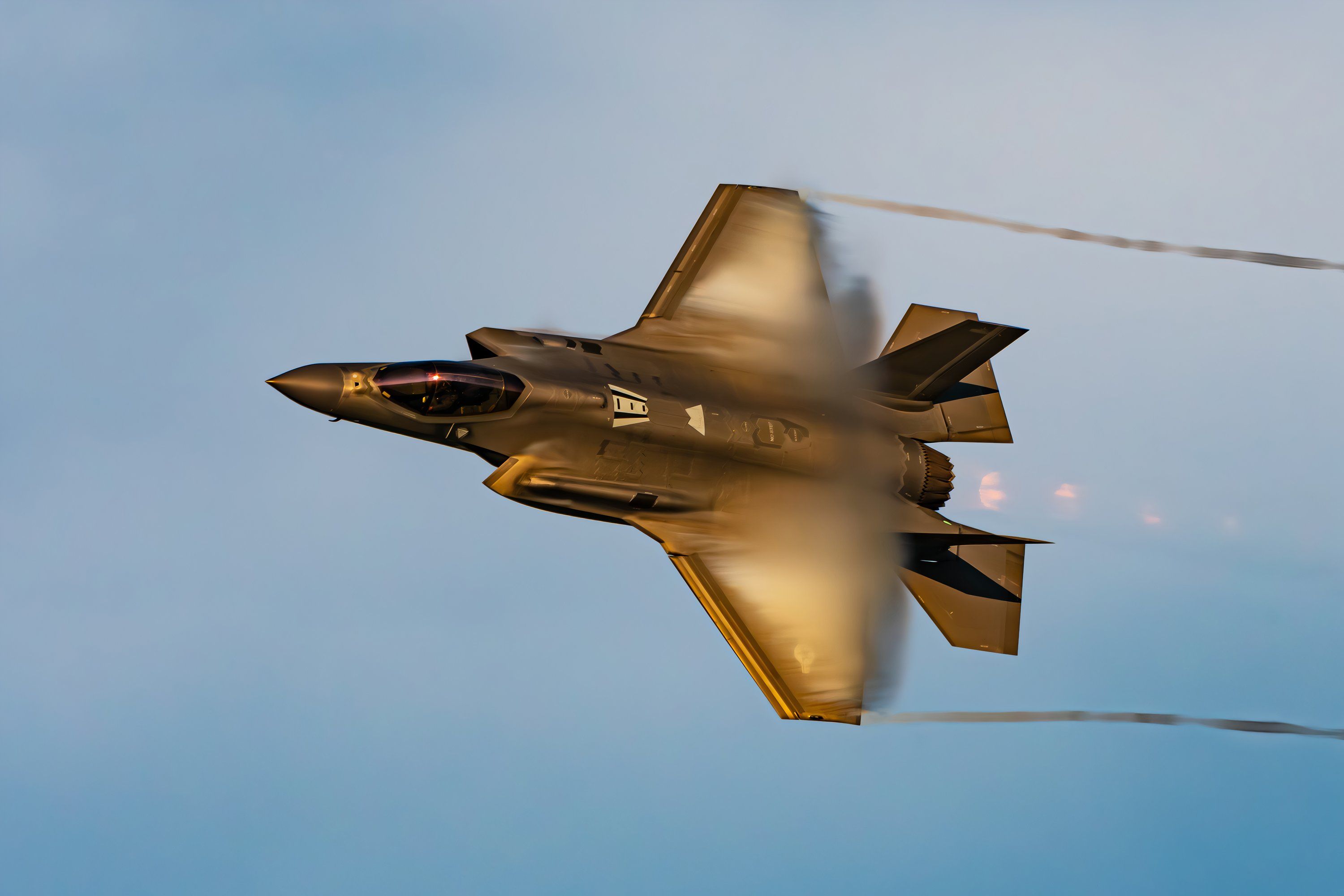 BEO VAPING AND BURNING IN BEOREGON WITH VAPES OVER THE F-35A WINGS - 4X6