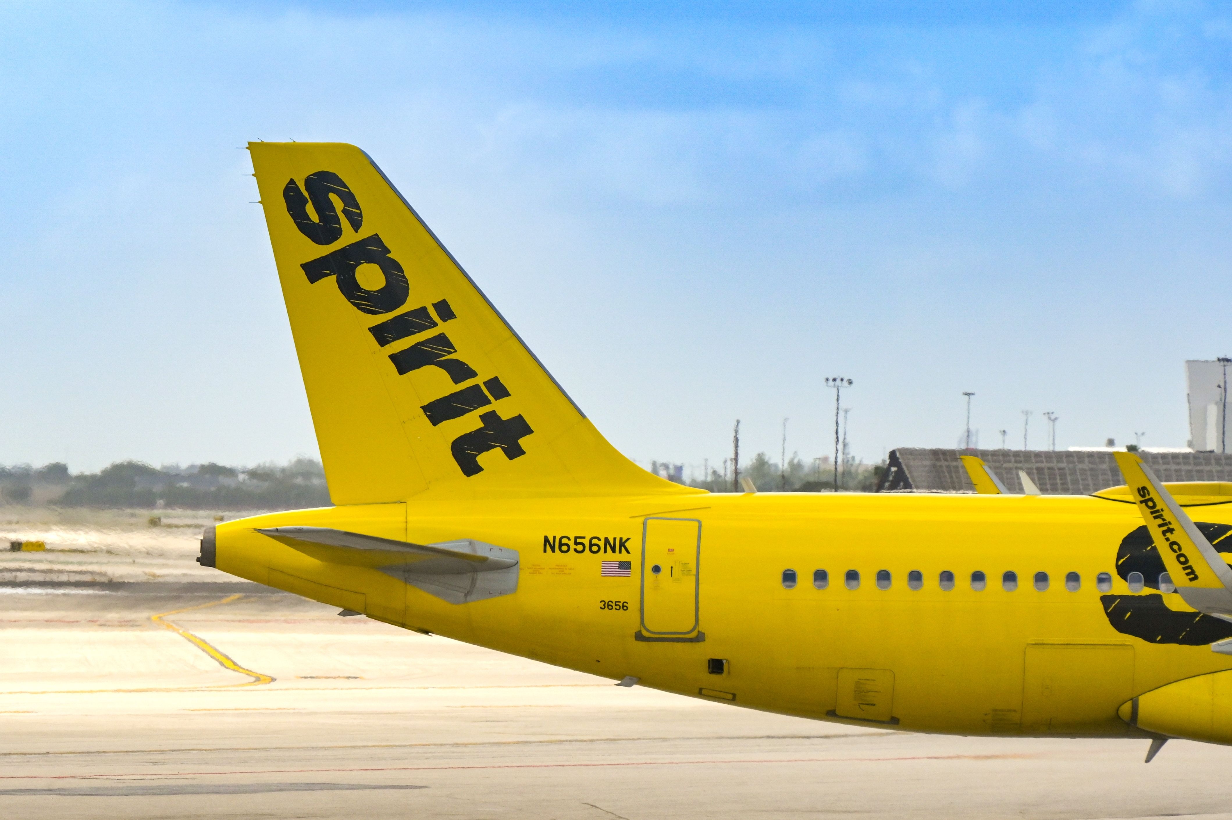 邁阿密國際機場的Spirit Airlines飛機MIA Shutterstock_2435248679