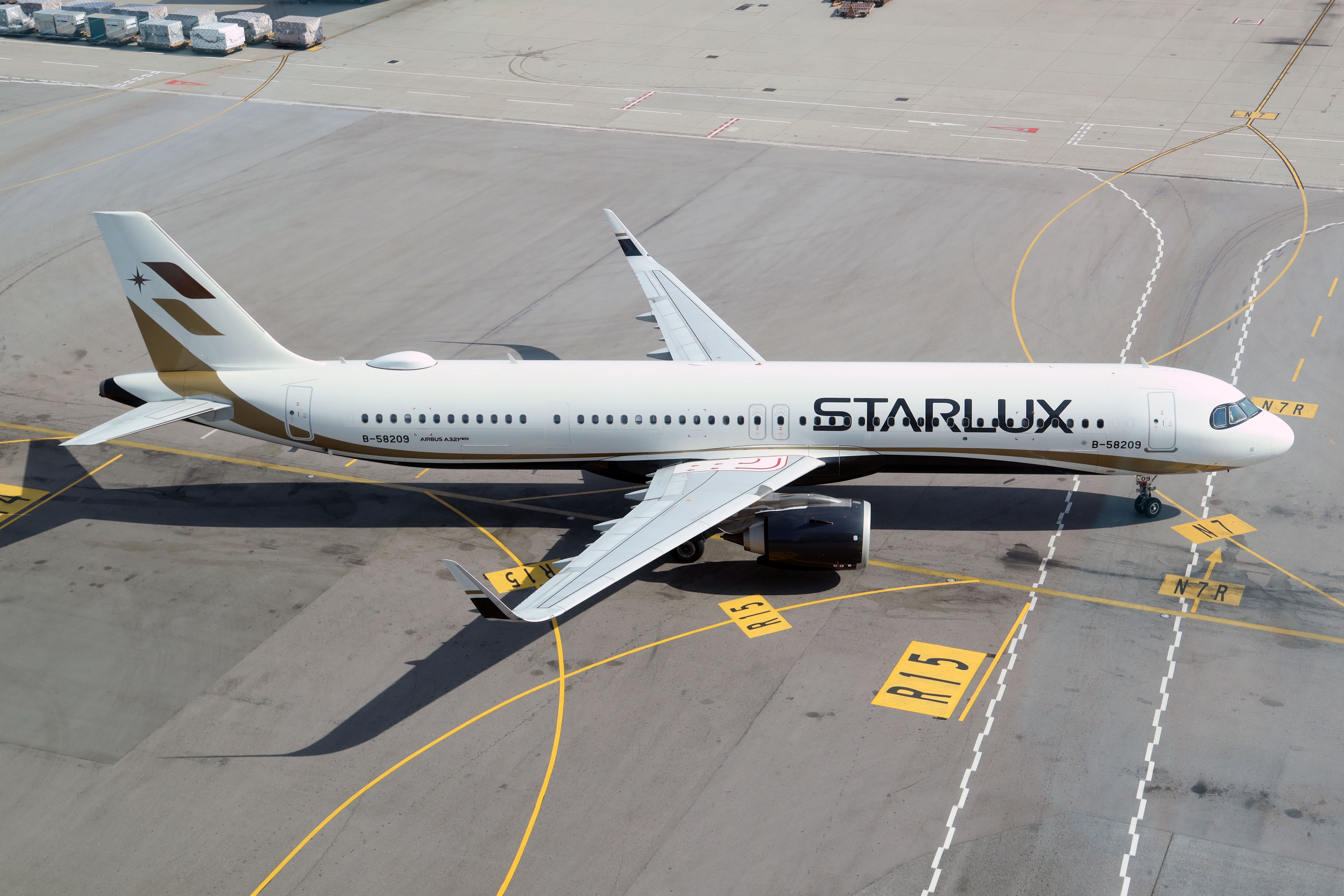 値下げ‼️STARLUX A321 航空機モデル ゴールド/ホワイト 機種 A321neo - STARLUX Airlines