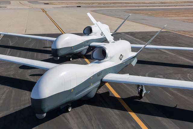 兩種態度 - 貪婪的-MQ-4C-Triton-Unmanned-Aerial-aerial-pehicles-are-the-the-c40677