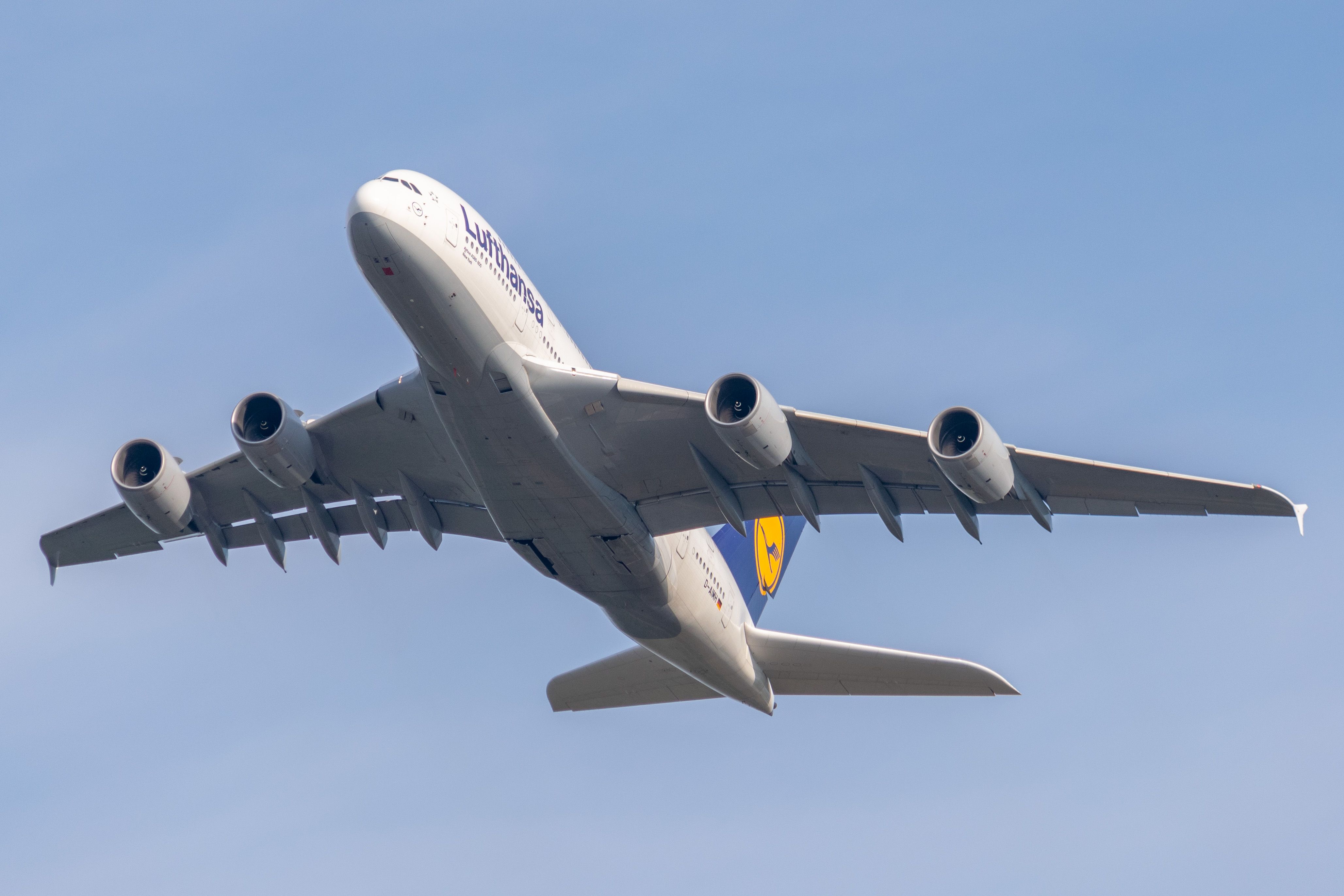 2022-097 - Lufthansa Airbus A380 RISING