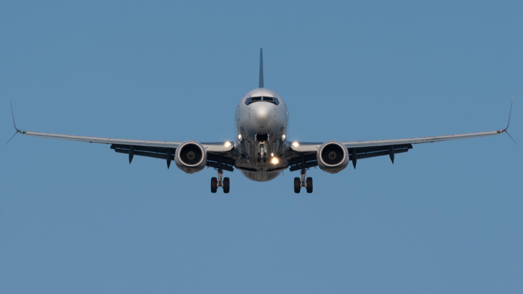 Boeing 737 Front Profile