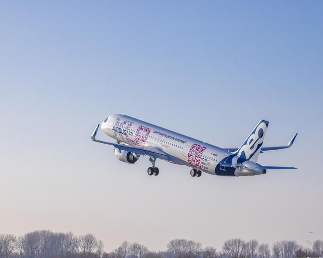 A321XLR巨型QR碼起飛